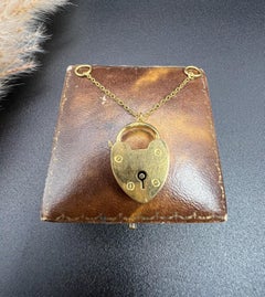 Antiguo 18ct Oro Edwardian Corazón Candado Colgante Pulsera Cierre Hallmarked 1908
