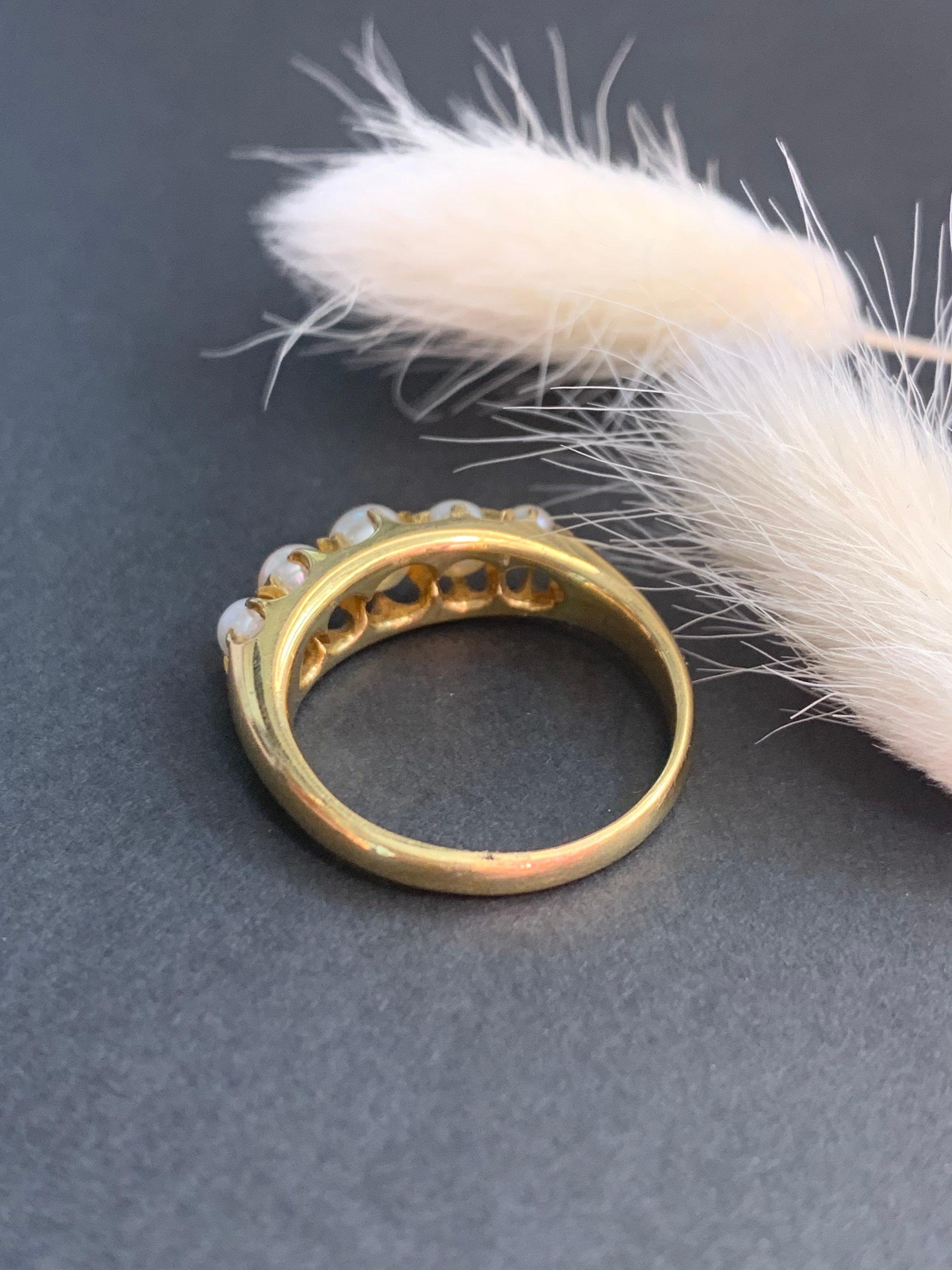 Antiker edwardianischer Perlenring aus 18 Karat Gold mit 5 Steinen für Damen oder Herren