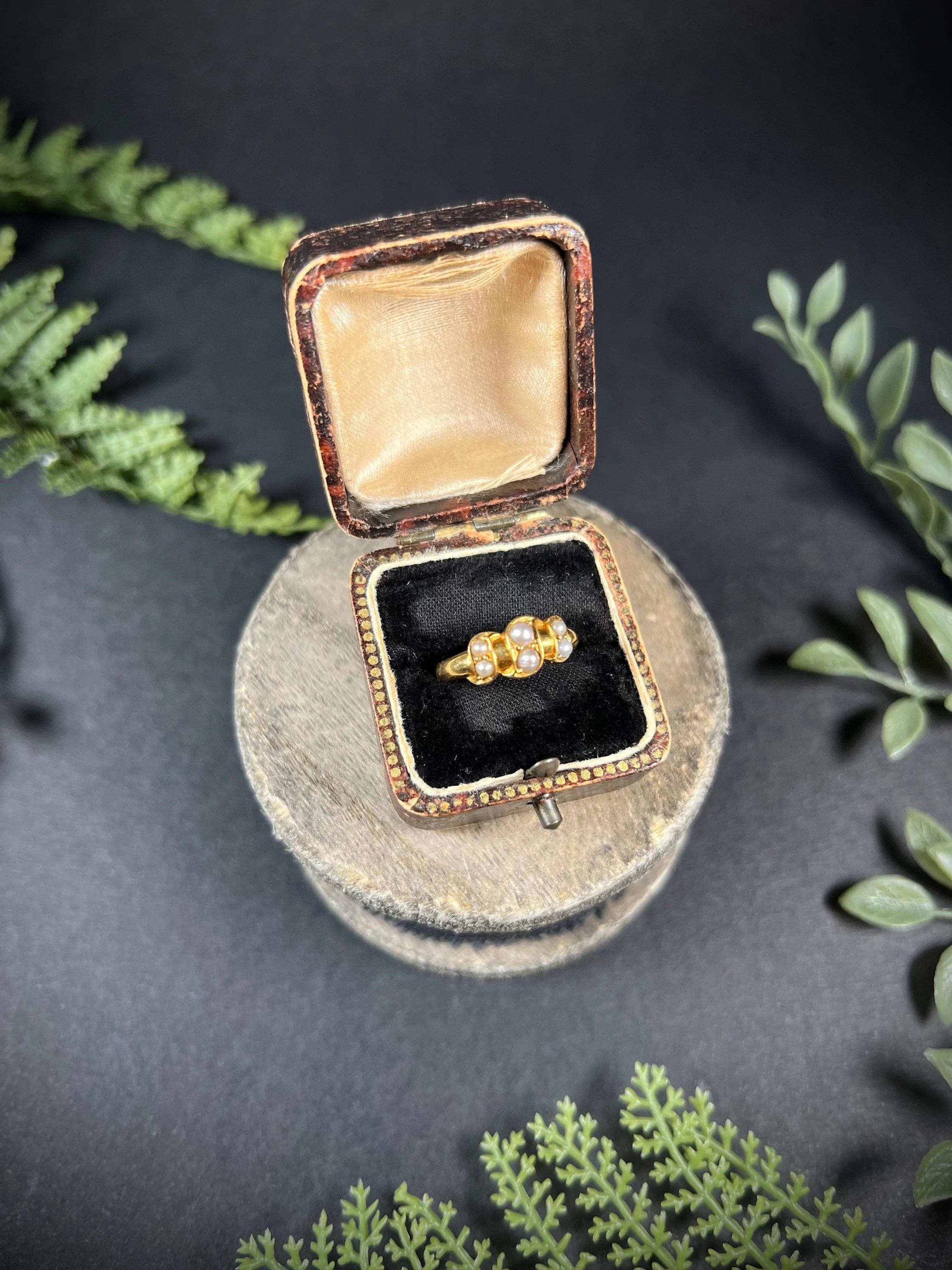 Antique 18ct Gold Edwardian Pearl Ring For Sale 2
