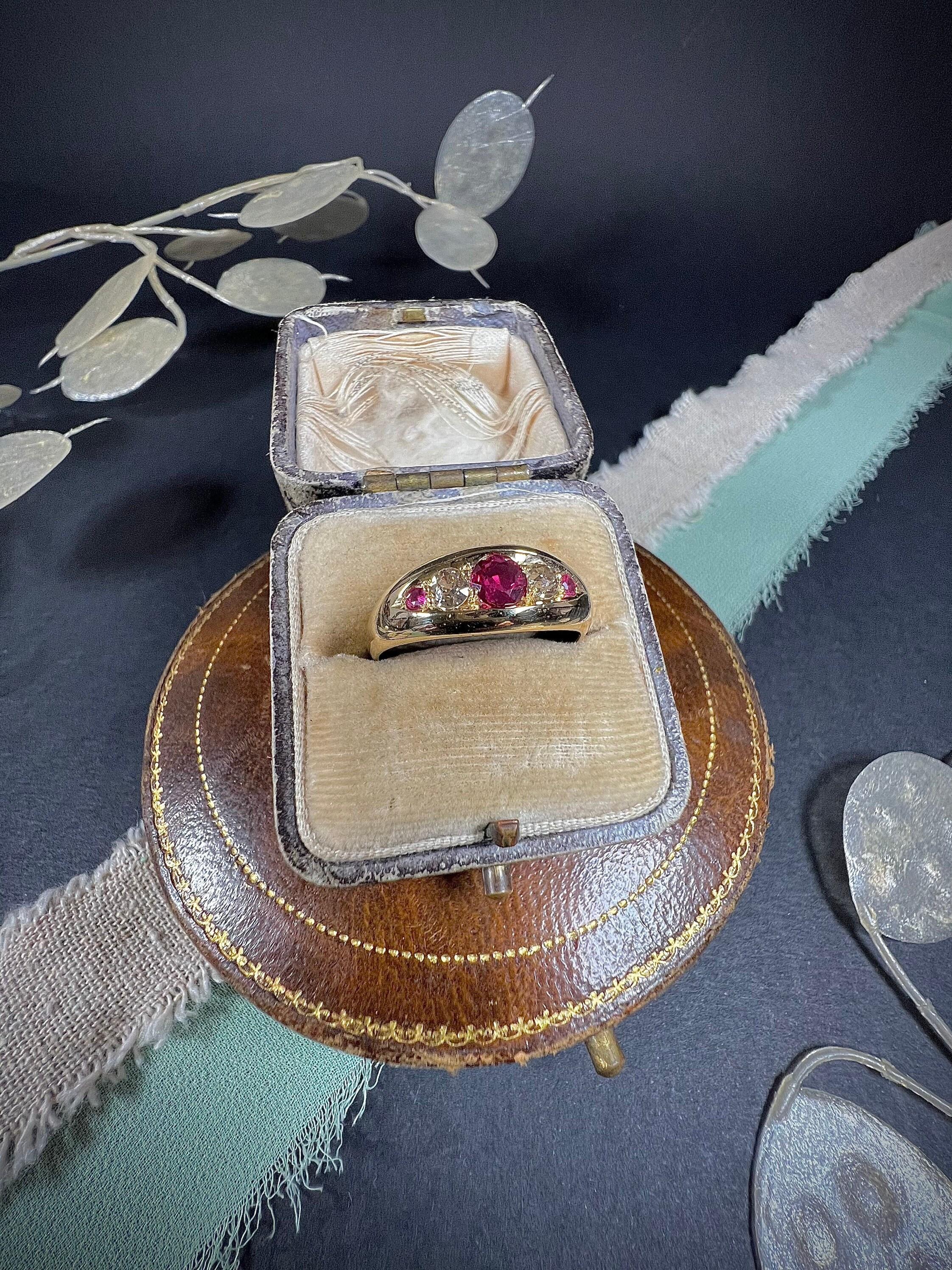 Antique 18ct Gold Edwardian Ruby & Diamond Boat Shaped Ring For Sale 1