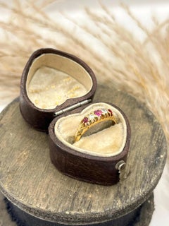 Anello antico in oro 18ct Edwardiano con rubino e diamante a cinque pietre