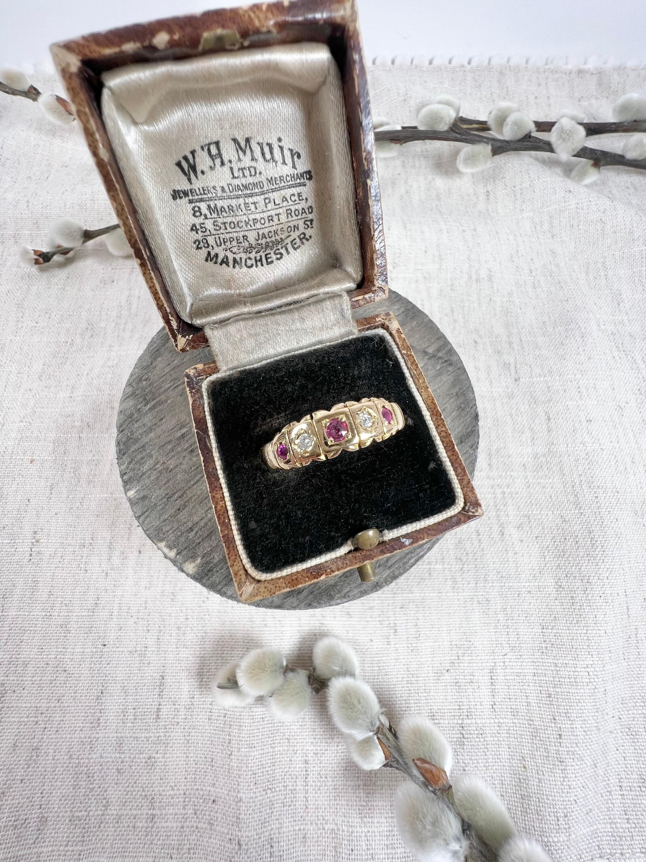 Antiker edwardianischer Ring aus 18 Karat Gold mit Rubin und Diamant im Zustand „Gut“ im Angebot in Brighton, GB