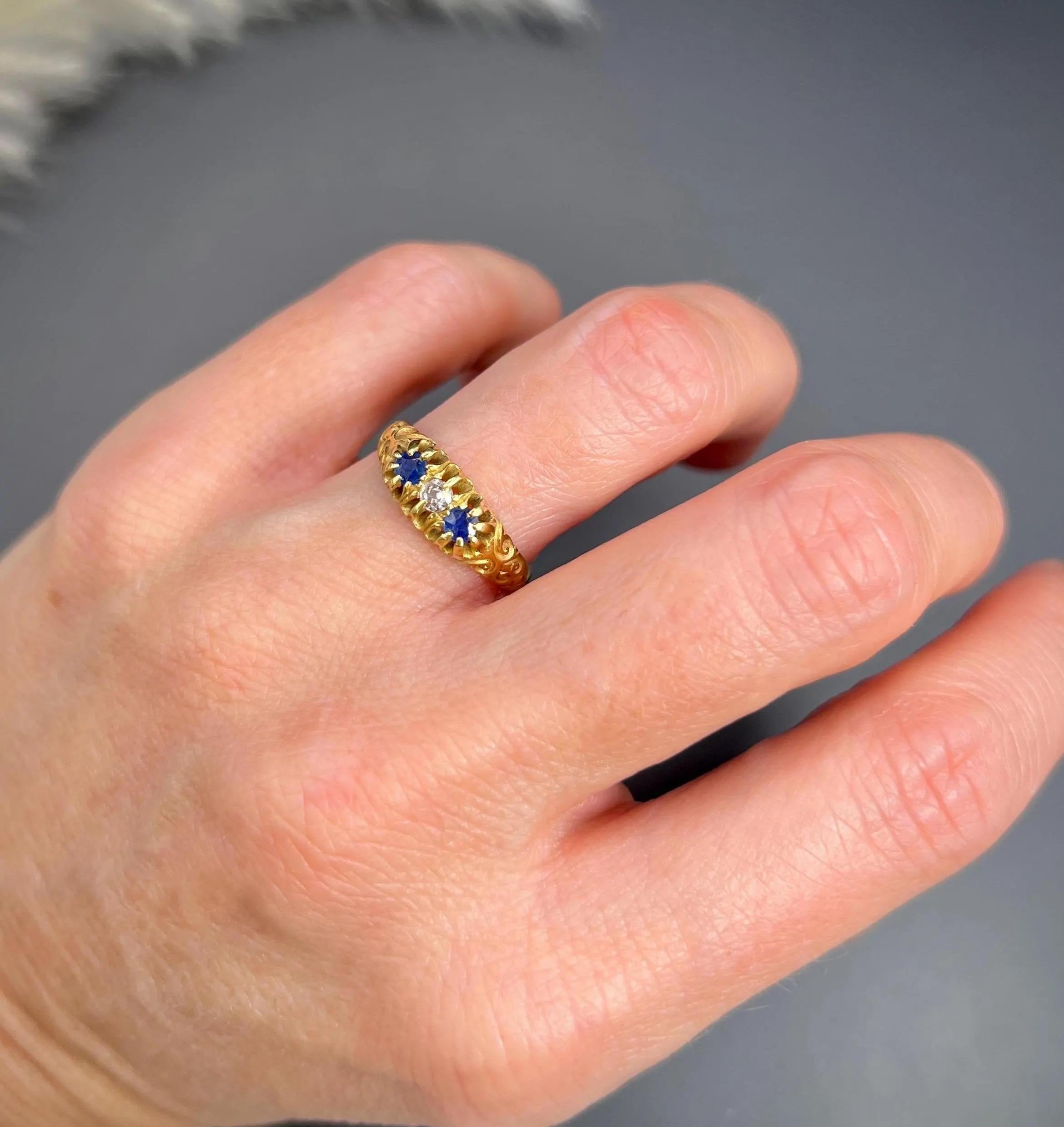 Bague édouardienne ancienne en or 18 carats, saphir et diamants, poinçonnée Birmingham 1906 en vente 5