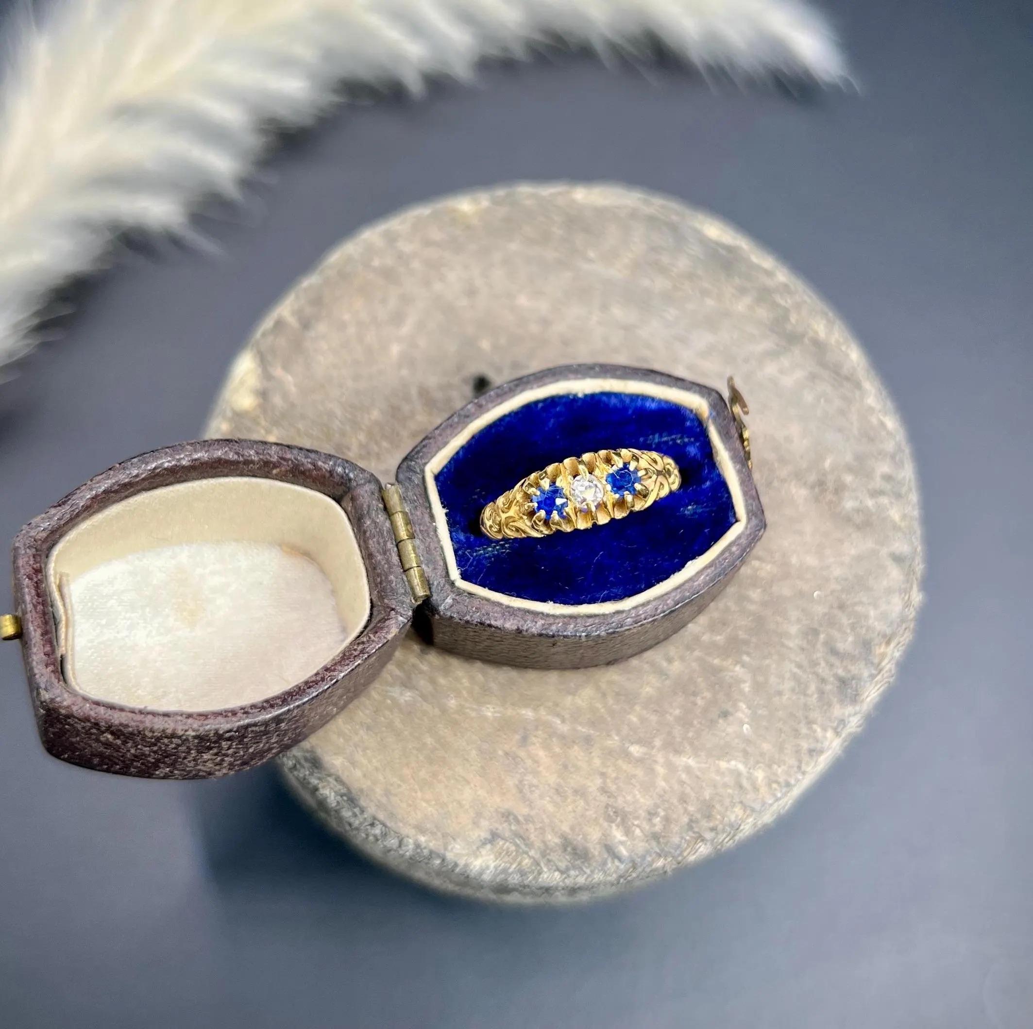 Antique 18ct Gold Edwardian Sapphire & Diamond Ring Hallmarked Birmingham 1906 For Sale 4