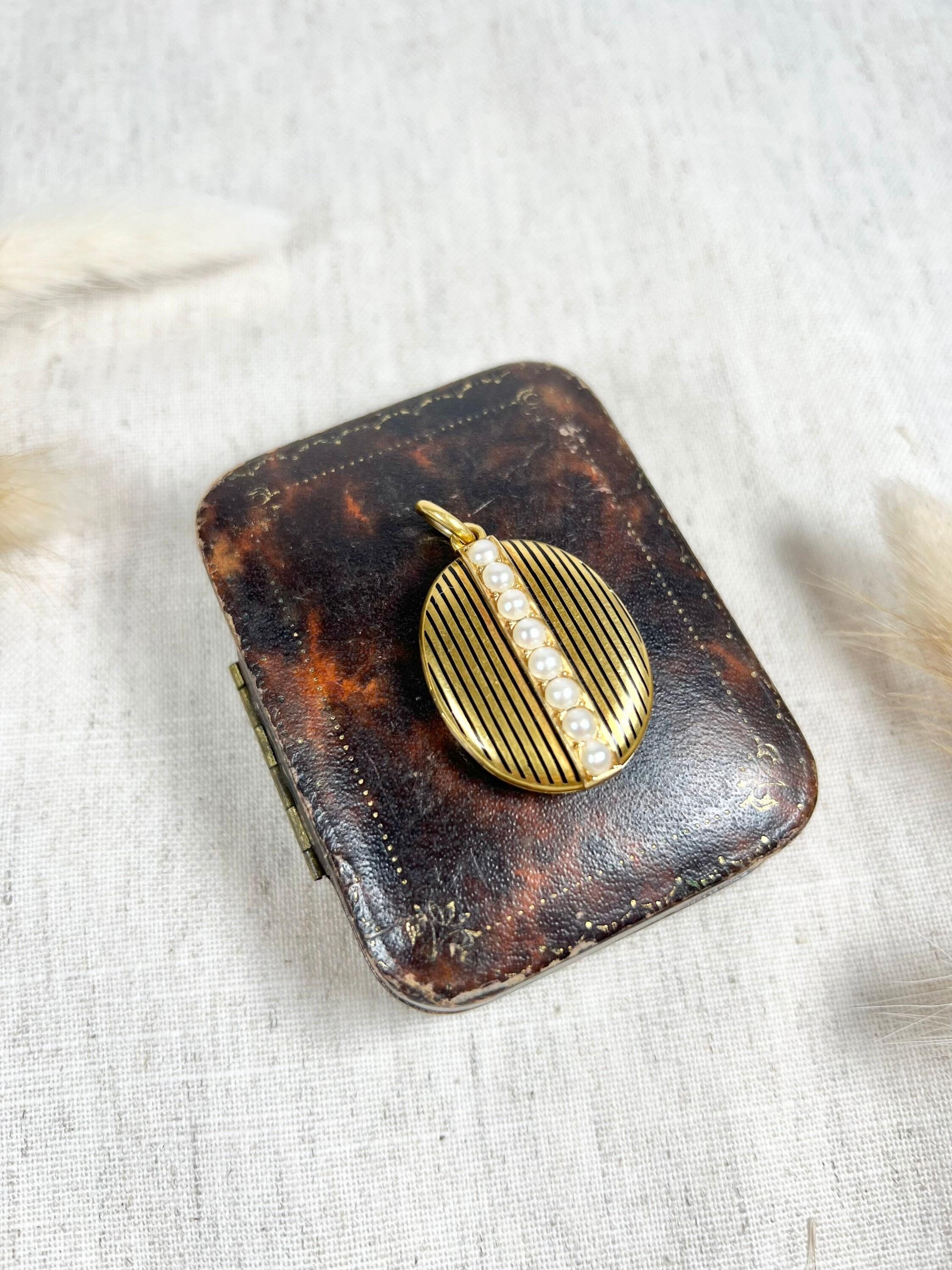Antique 18ct Gold Edwardian Striped Black Enamel & Pearl Oval Locket For Sale 1