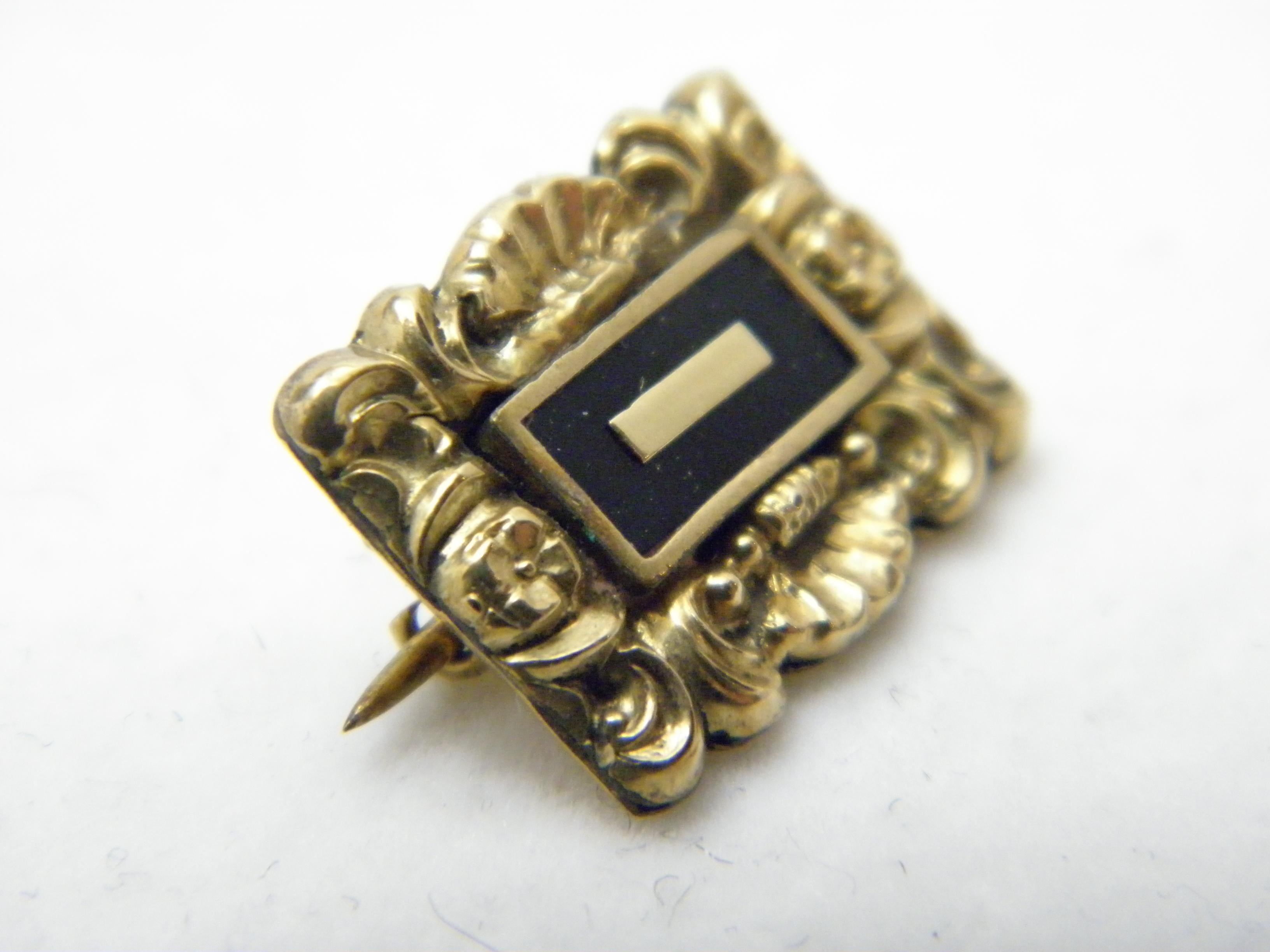 Women's or Men's Antique 18ct Gold Enamel Mourning Brooch Pin c1850 750 Purity Detailed For Sale