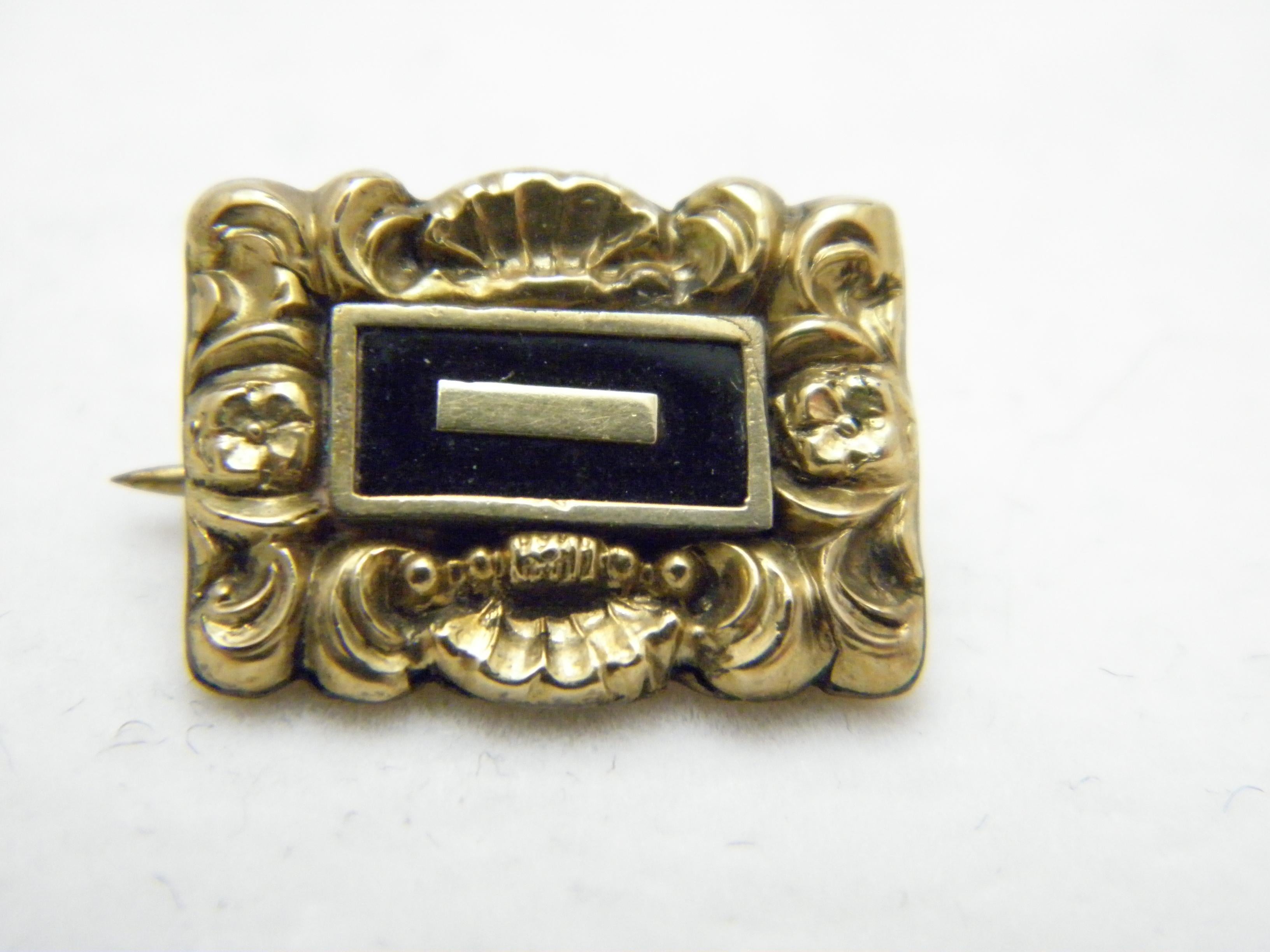 Antique 18ct Gold Enamel Mourning Brooch Pin c1850 750 Purity Detailed For Sale 1