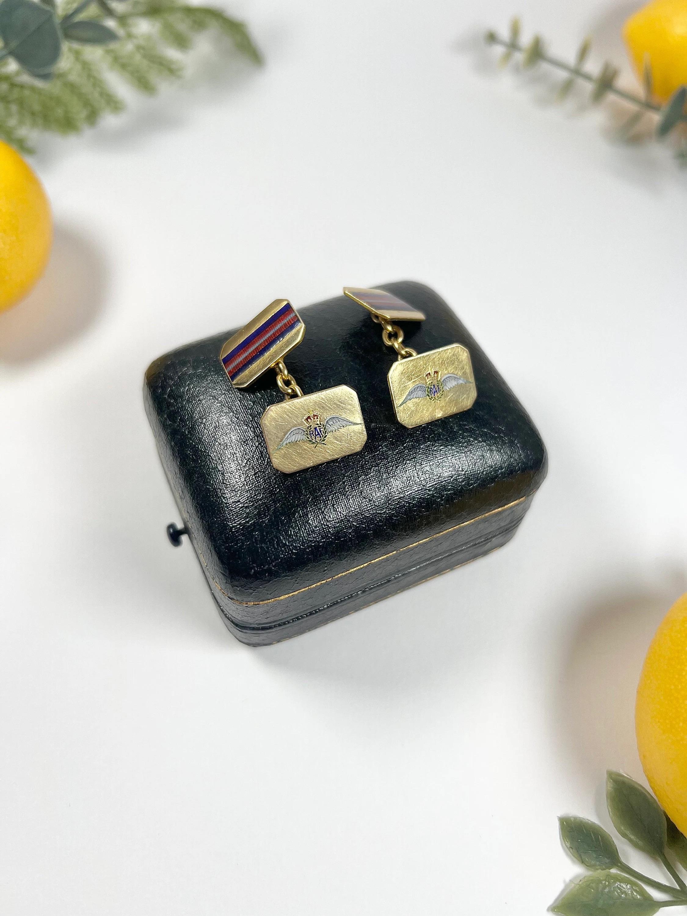 Antique Cufflinks 

18ct Gold Stamped 

Circa 1910

Fabulous, Royal Air Force rectangular shaped cufflinks. Beautifully decorated with the RAF emblem & RAF coloured enamel. In great condition for their age, would make a lovey gift! 

Measure approx