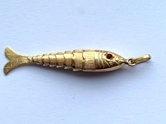 Antique 18ct Gold European Articulated Fish Pendant