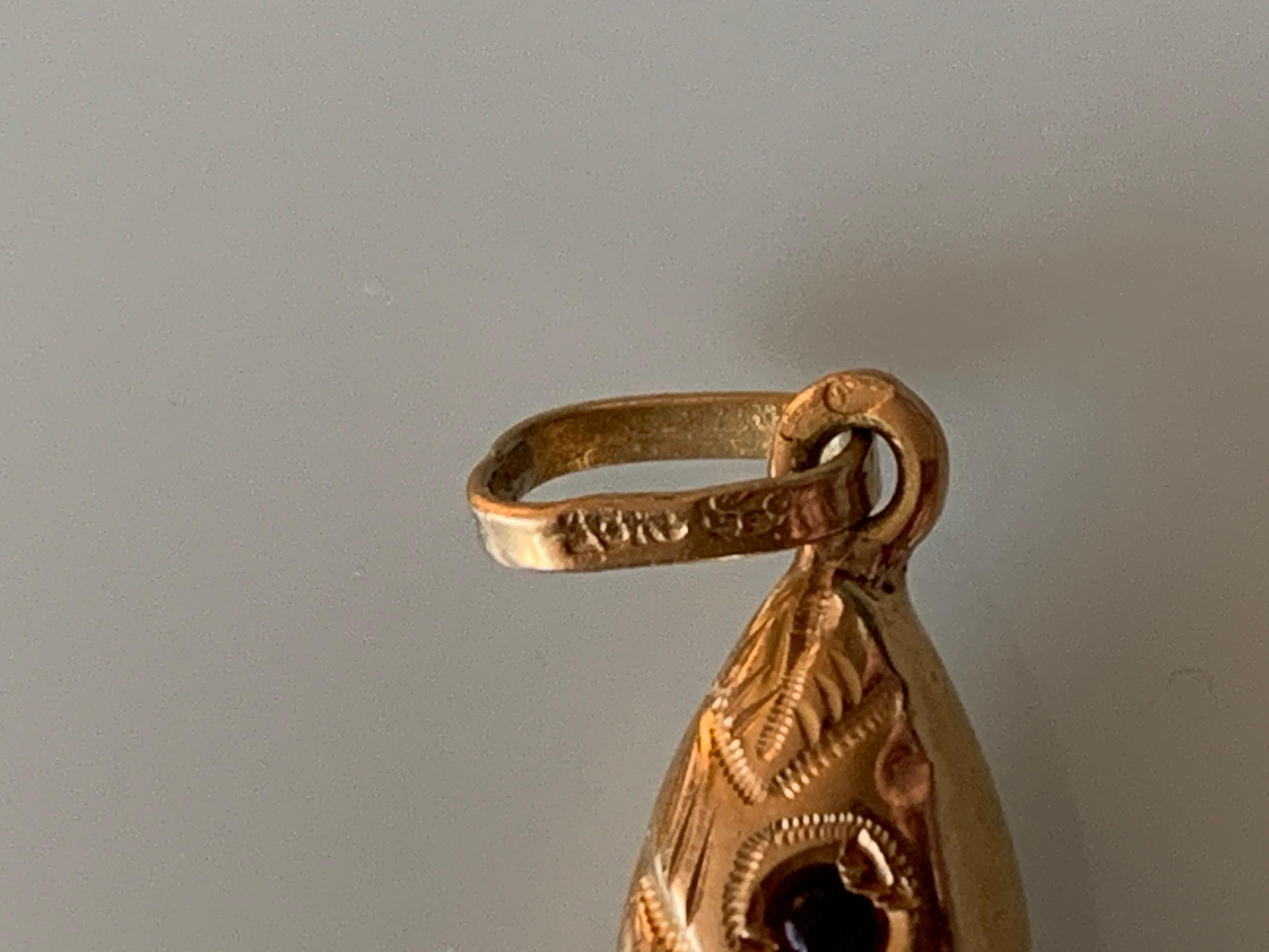 Pendentif poisson articulé européen ancien en or 18ct en vente 3