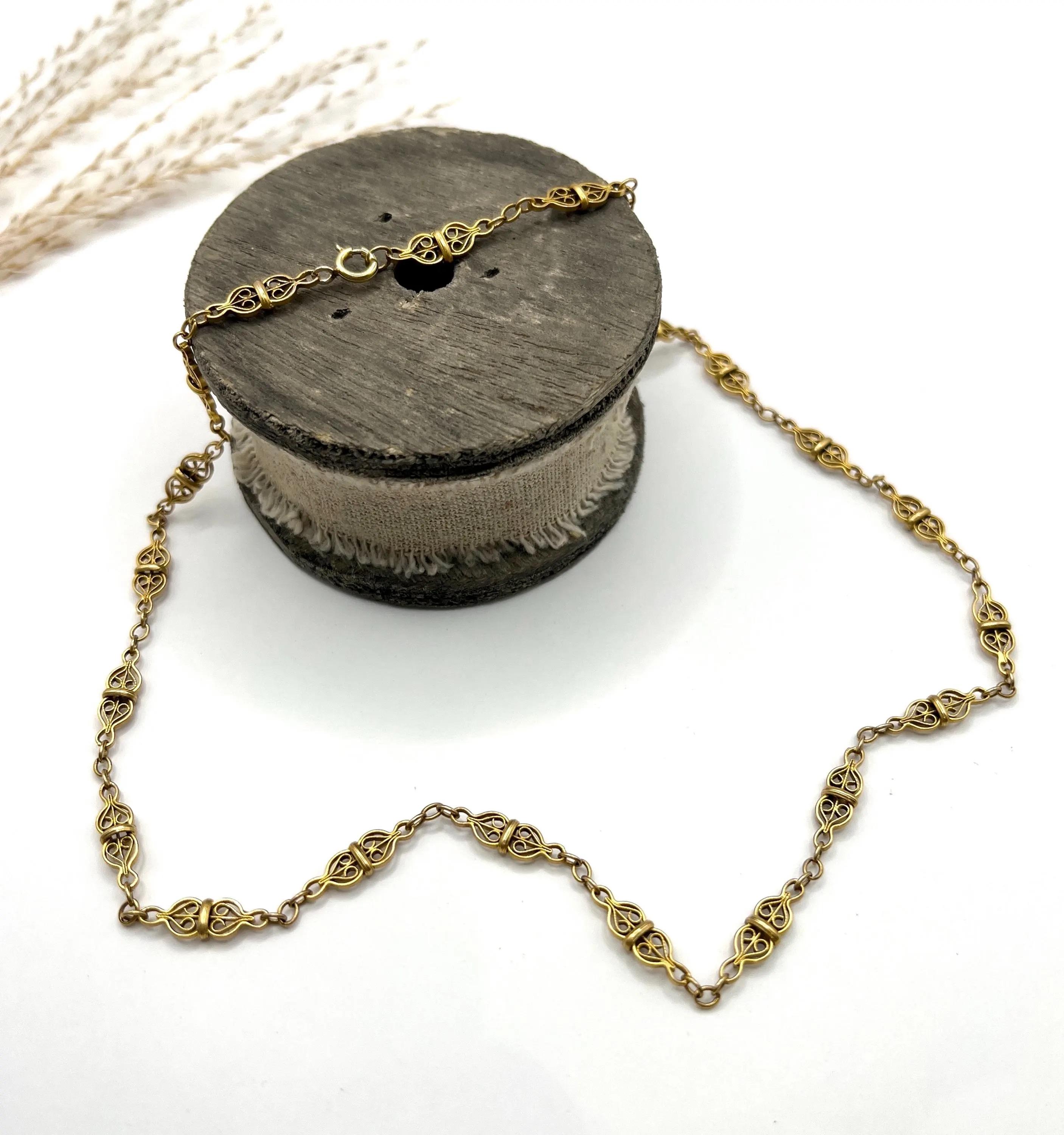 Antique French 1920, oro 18 ct, collana con catena a maglie filigranate da 20 1/4 di pollice in vendita 7