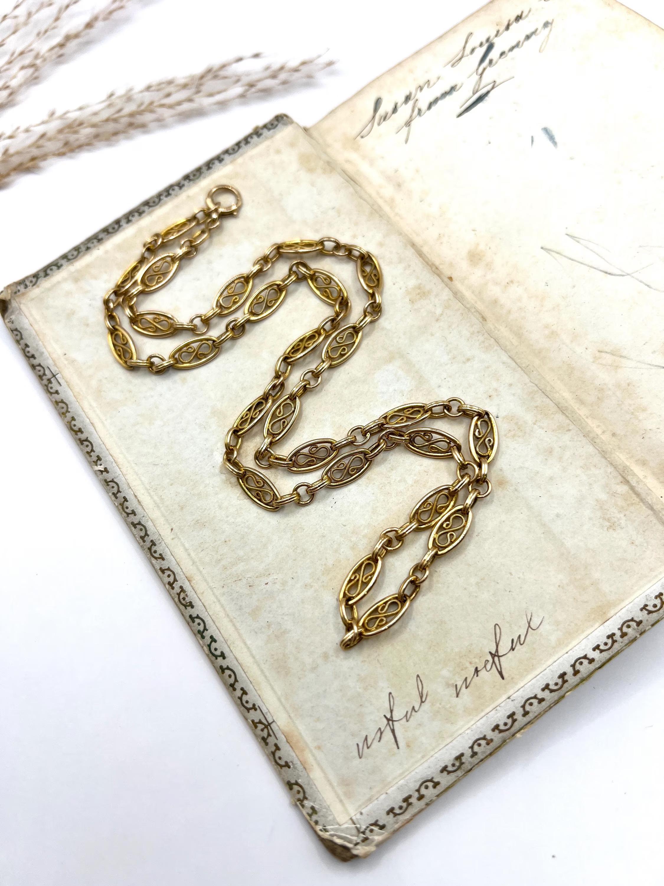 Antique 18ct Gold, French 1920s 22 3/4 Inch Fancy Filigree Oval Link Chain en vente 4