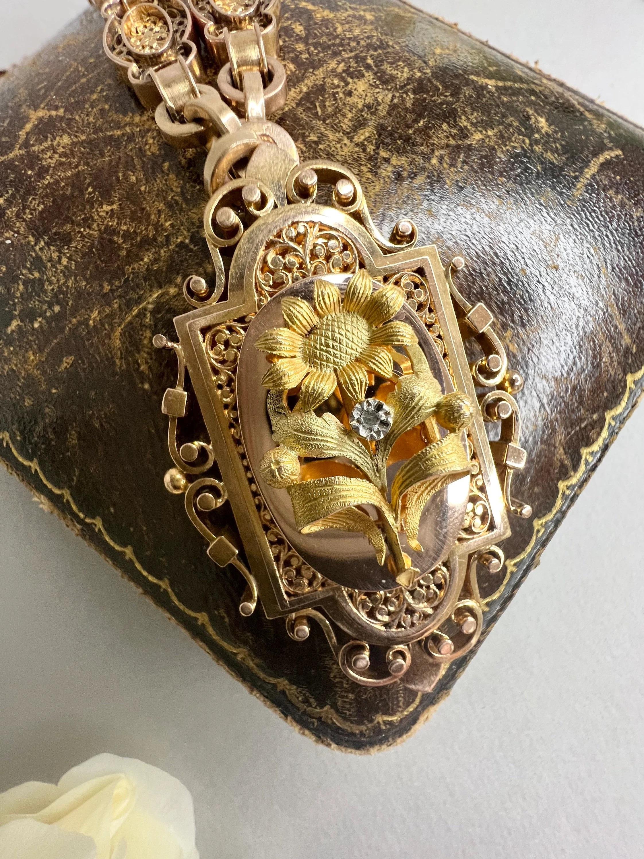 Antique 18ct Gold French Belle Époque, Book Chain Locket Necklace 4