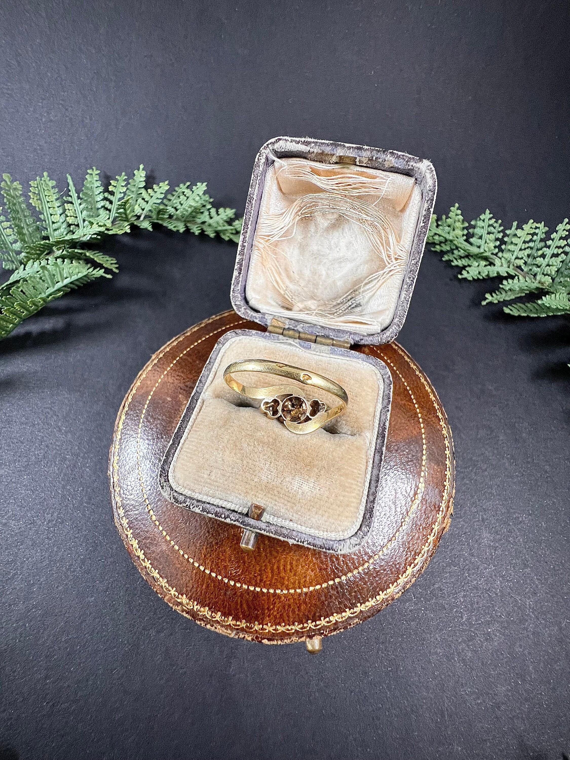 Bague grappe édouardienne française ancienne en or 18 carats, rubis, diamant et perle marguerite en vente 3