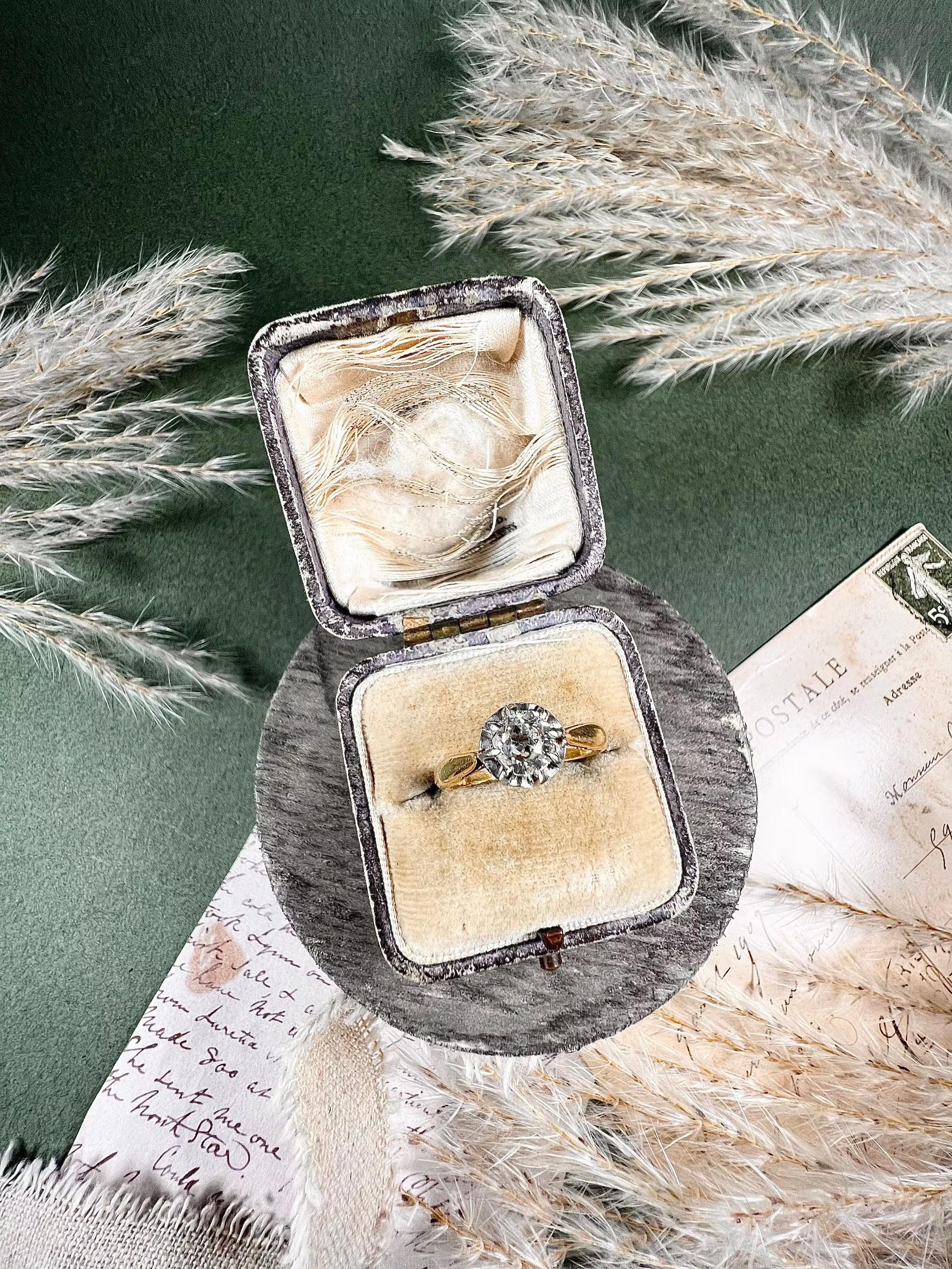 Antiker französischer Single Stone Diamant-Verlobungsring aus 18 Karat Gold im Zustand „Gut“ in Brighton, GB