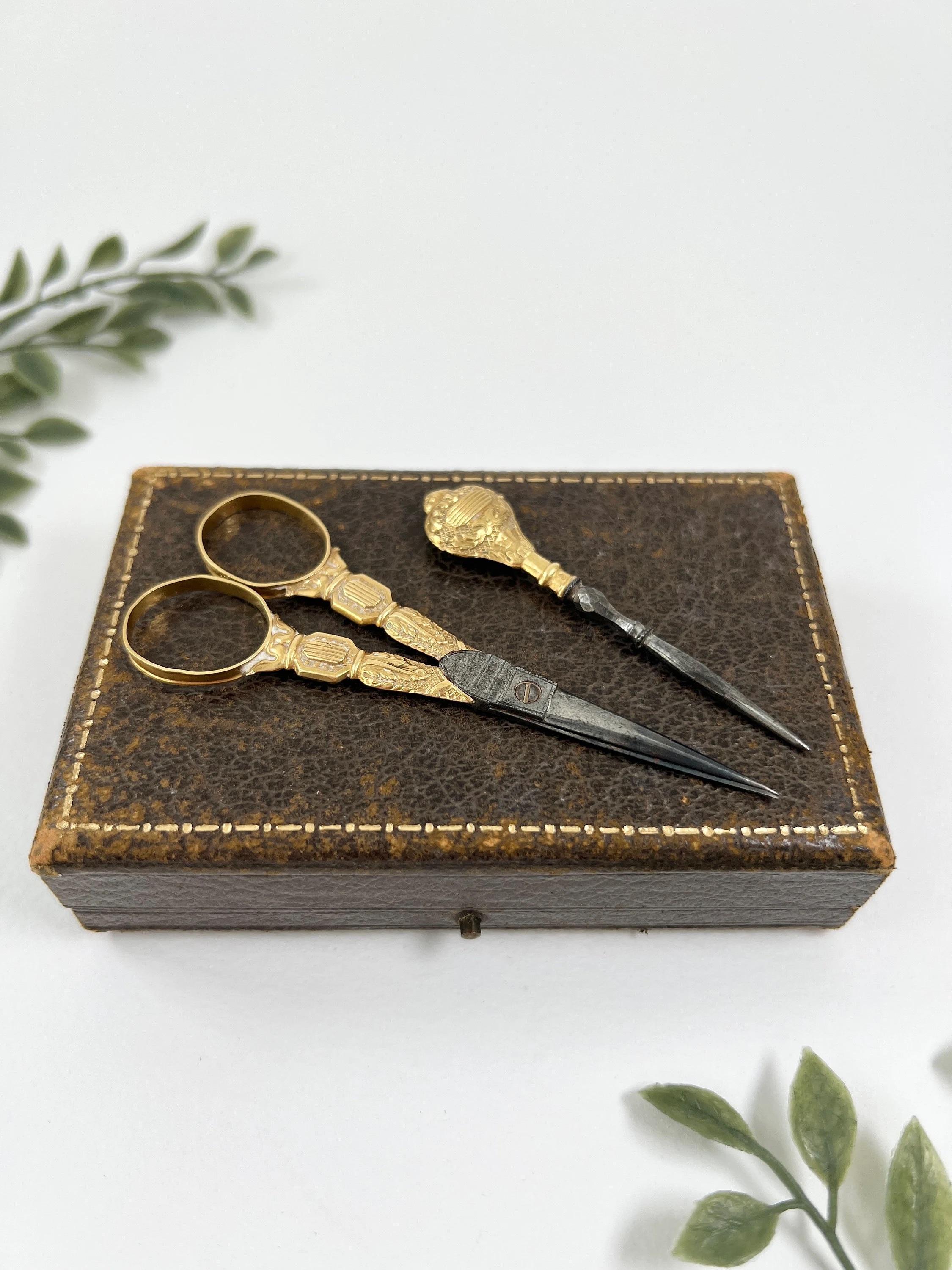 Antique 18ct Gold French Stamped Etui Sewing Set Tijeras & Stiletto en venta 6