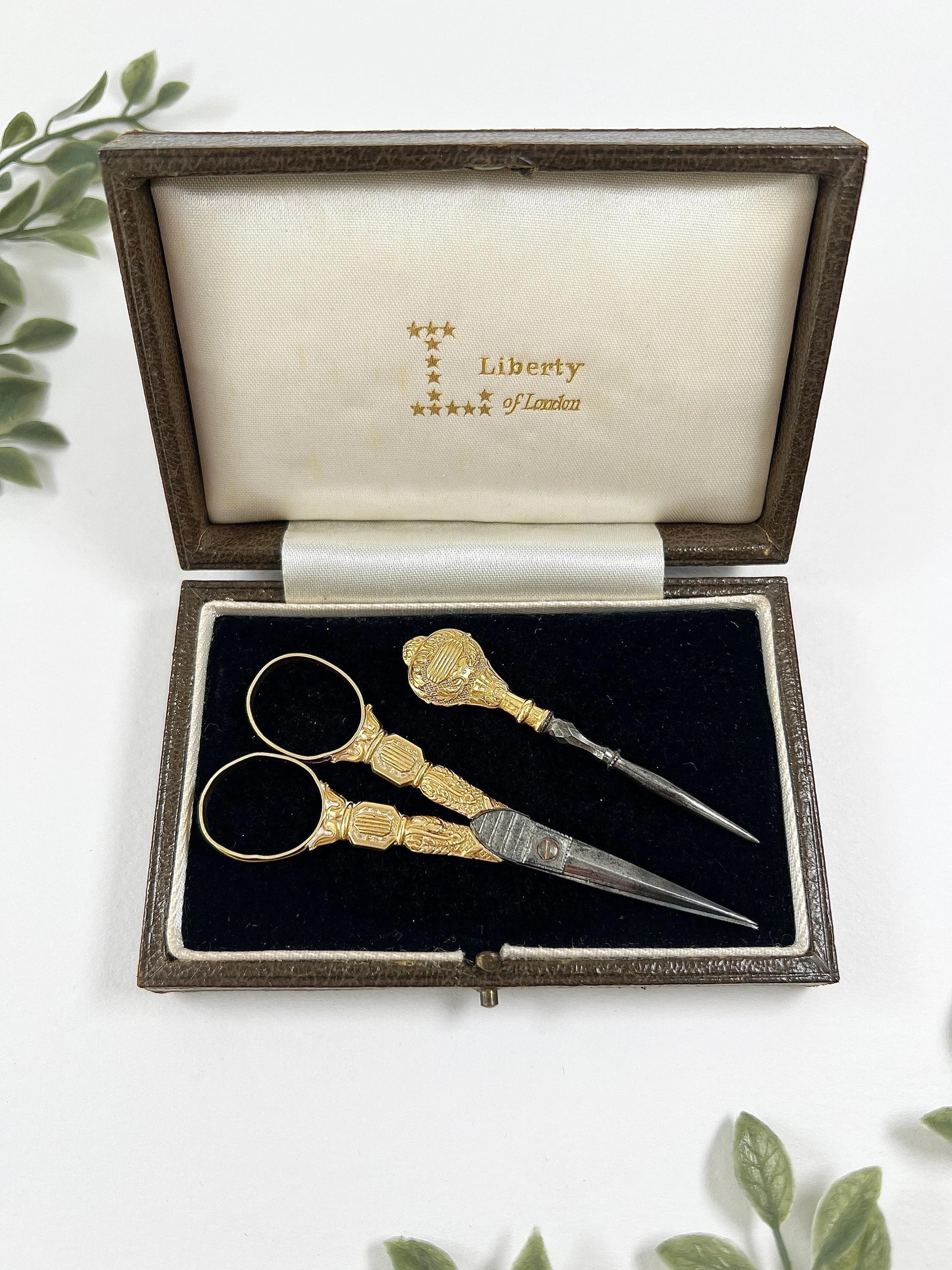 Antique 18ct Gold French Stamped Etui Sewing Set Tijeras & Stiletto en venta 4