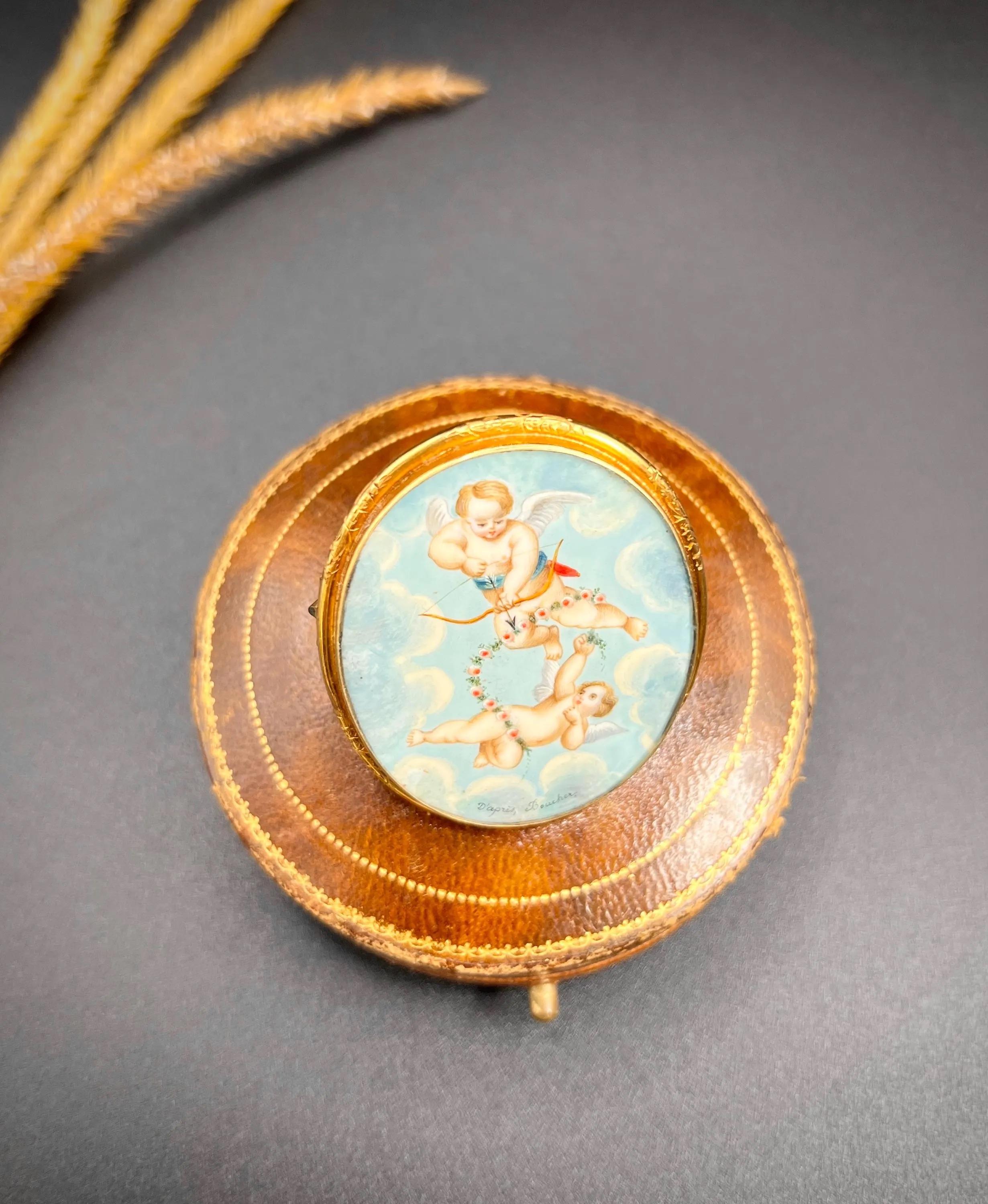 Oval Cut Antique 18ct Gold French, Victorian Cherub Miniature Brooch Mother of Pearl Back For Sale