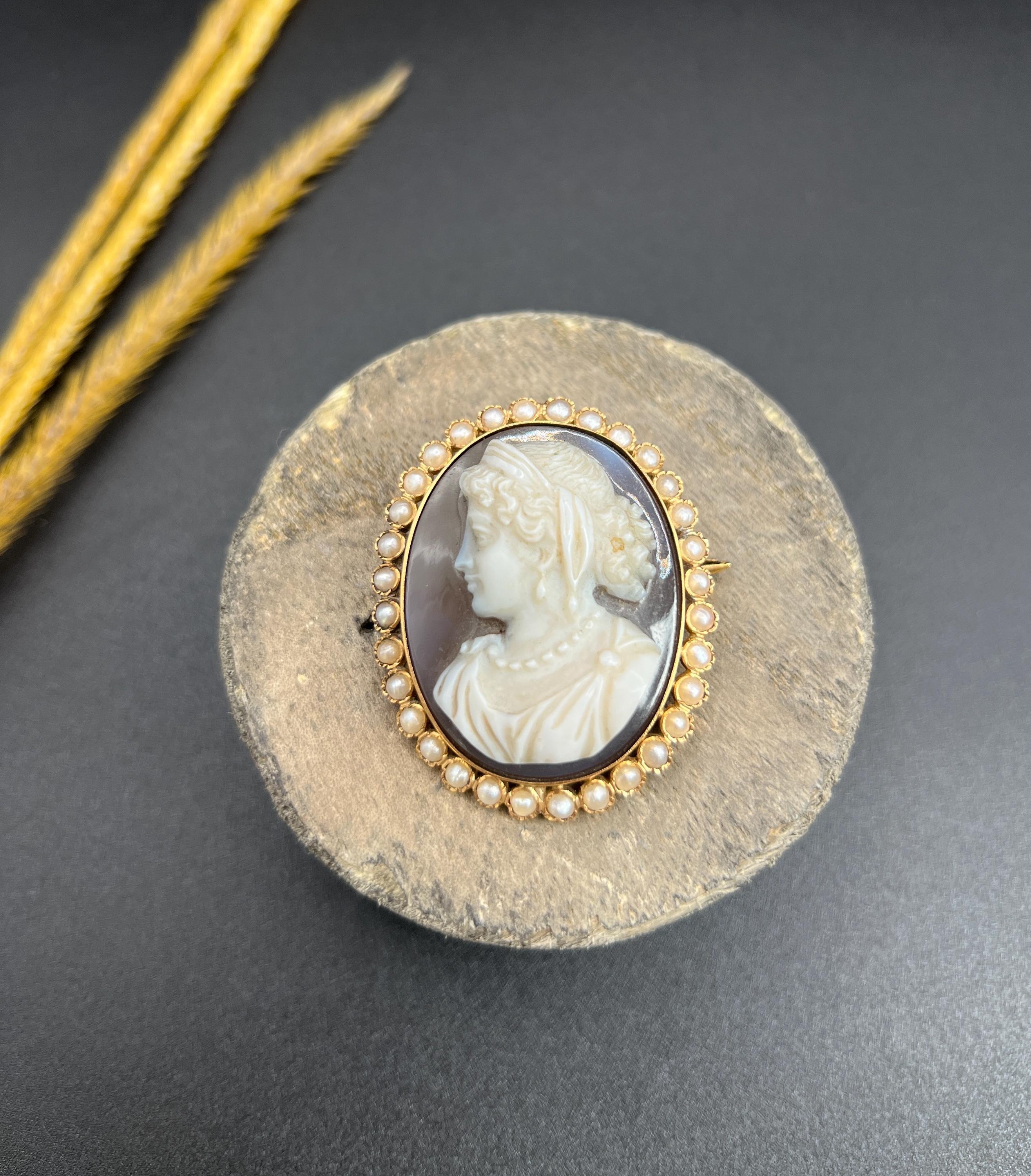Antique 18ct Gold French, Victorian Hardstone Lady Cameo Portrait Brooch For Sale 2