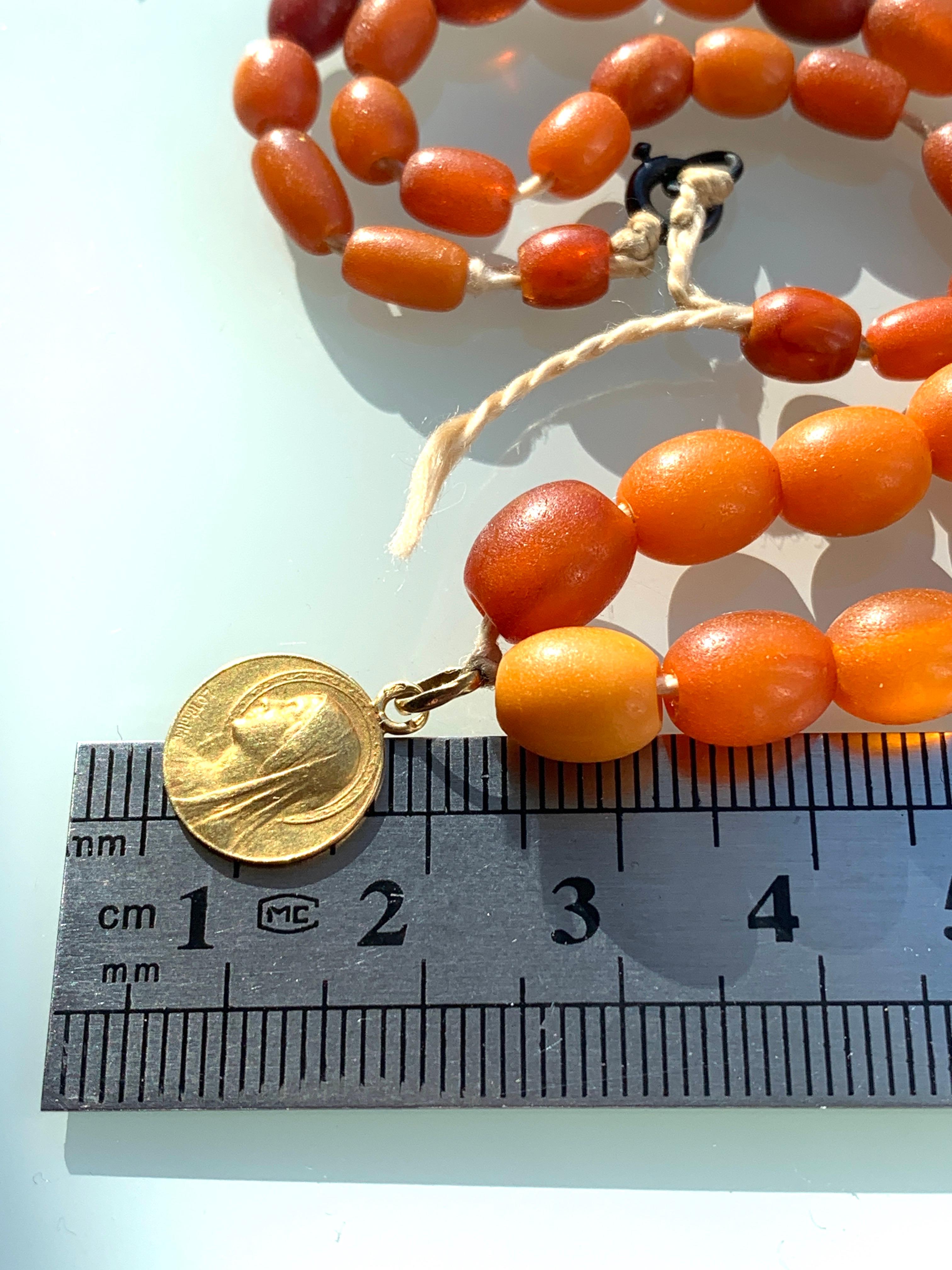 Antiguo Colgante Virgen María francesa de oro de 18 ct firmado en venta 5