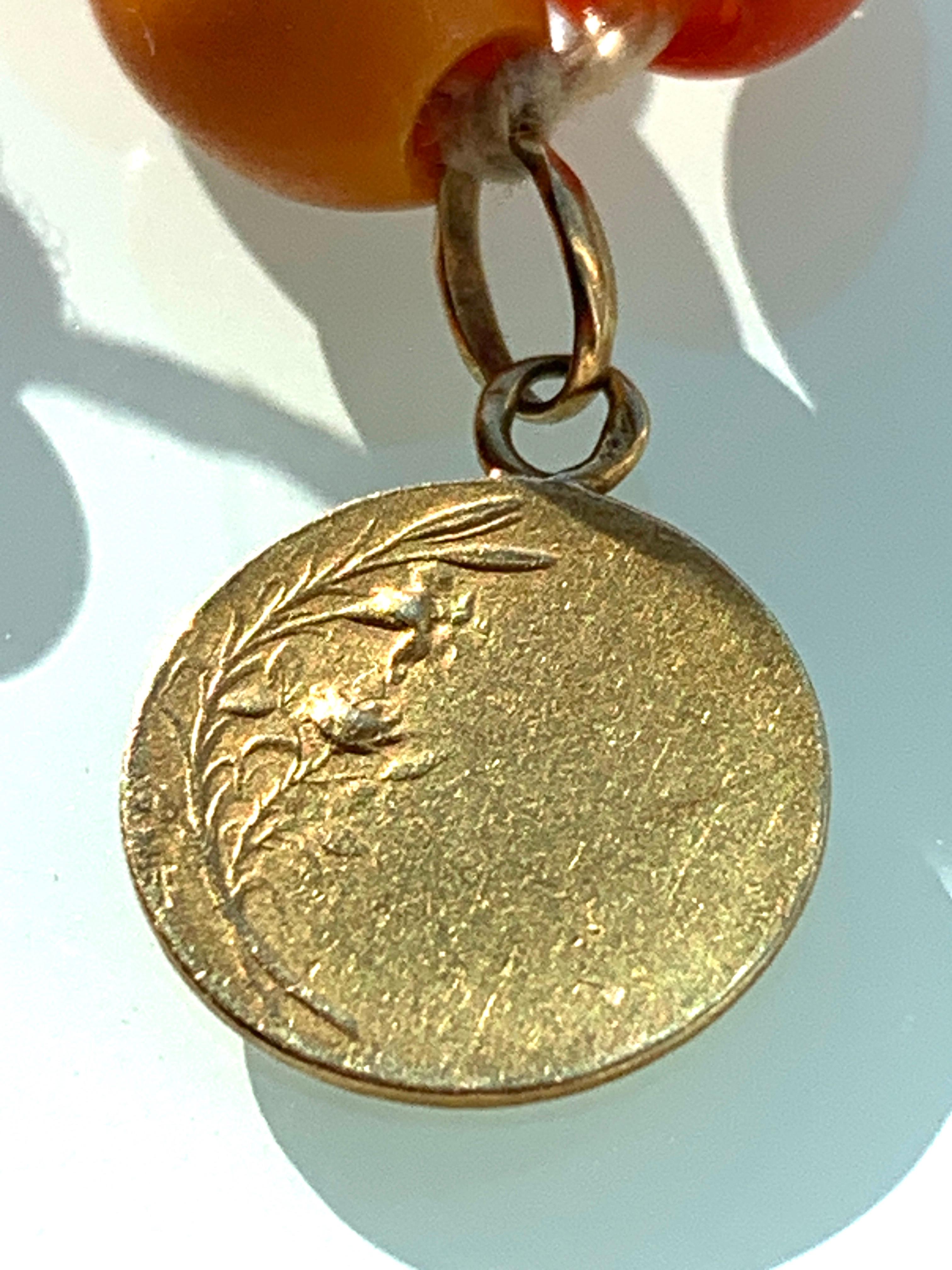 Antiguo Colgante Virgen María francesa de oro de 18 ct firmado en venta 3