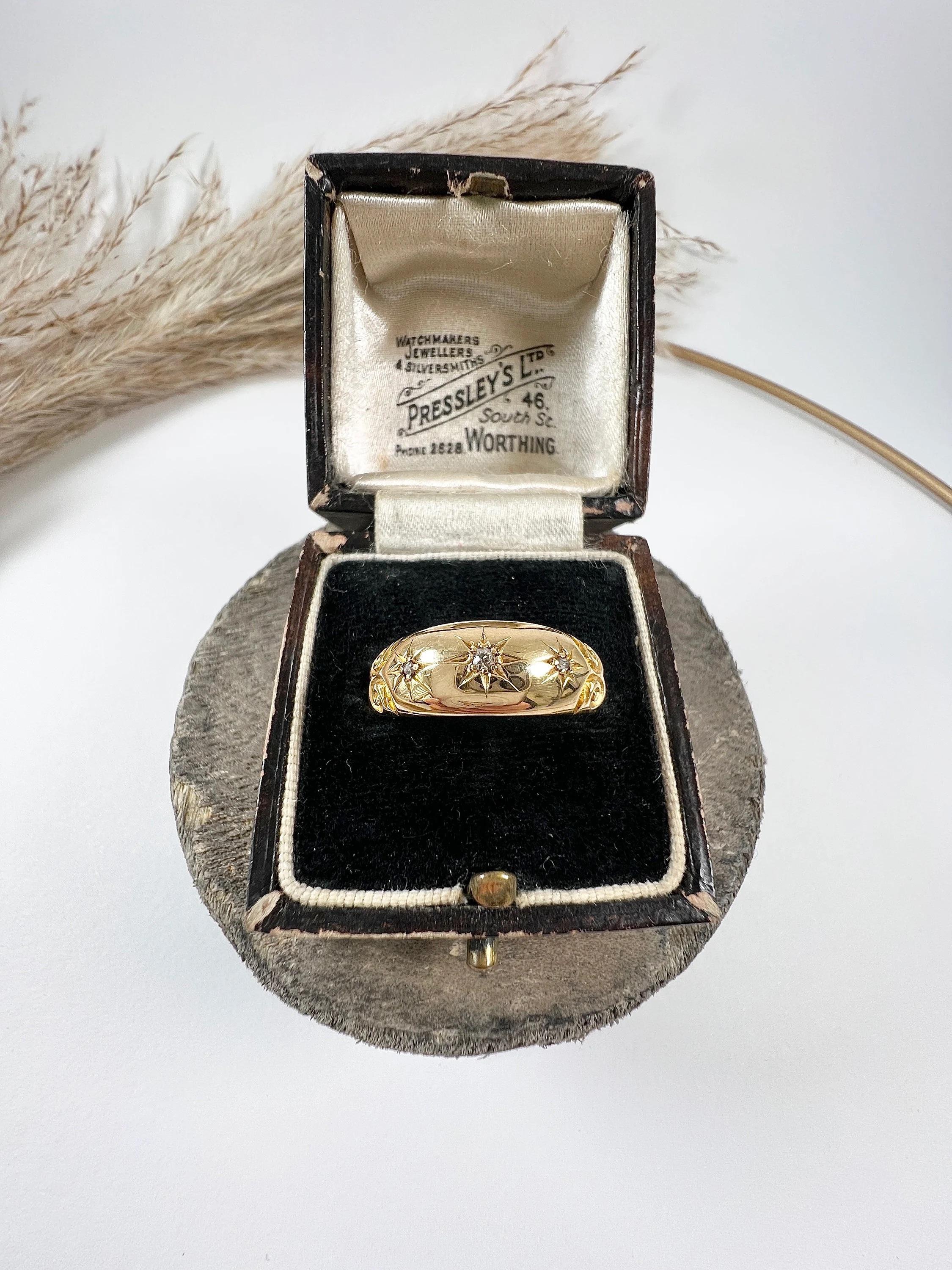 Antiguo anillo eduardiano de oro de 18 ct con sello de calidad y 3 diamantes 4