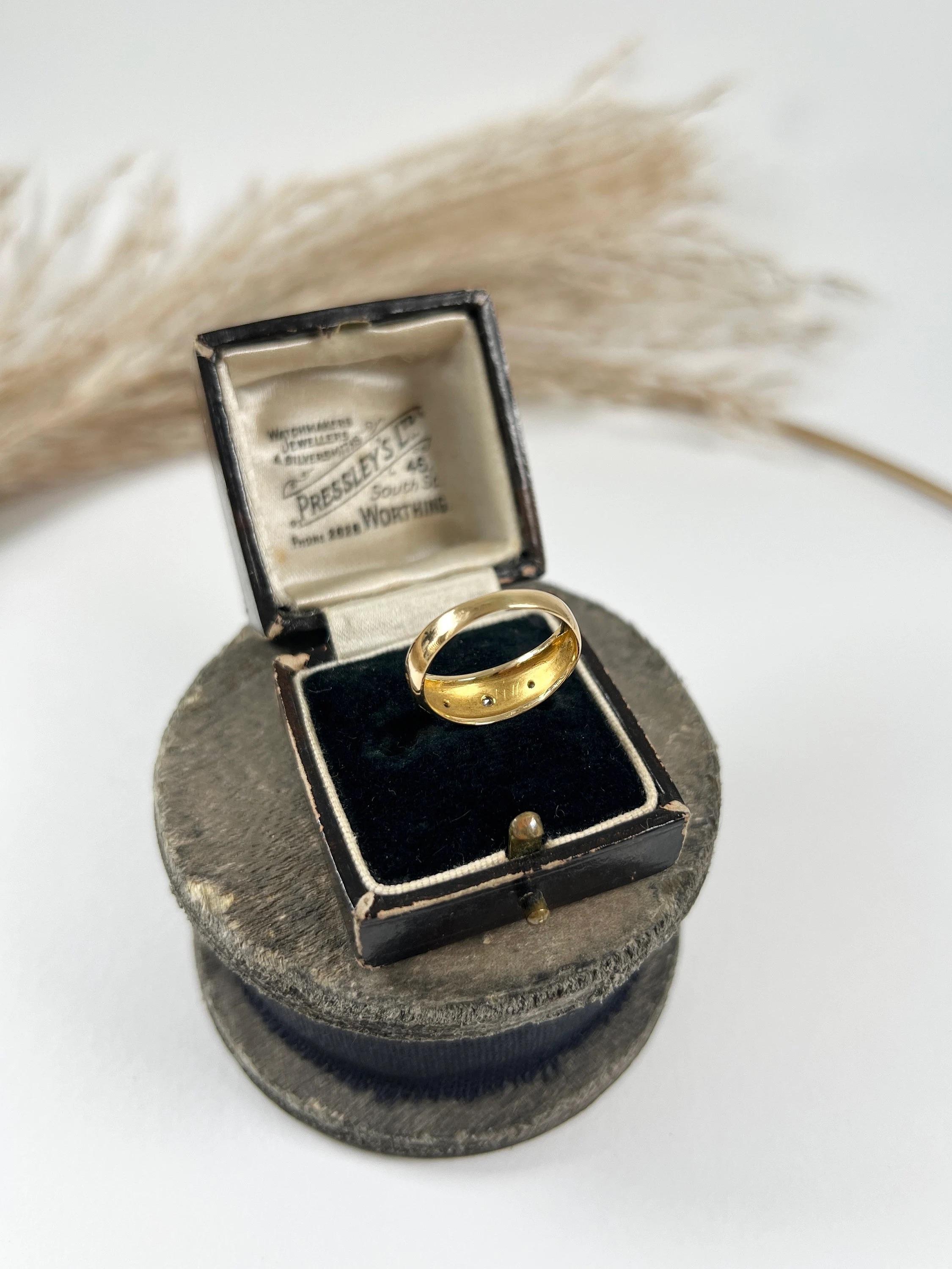 Femenino o masculino Antiguo anillo eduardiano de oro de 18 ct con sello de calidad y 3 diamantes