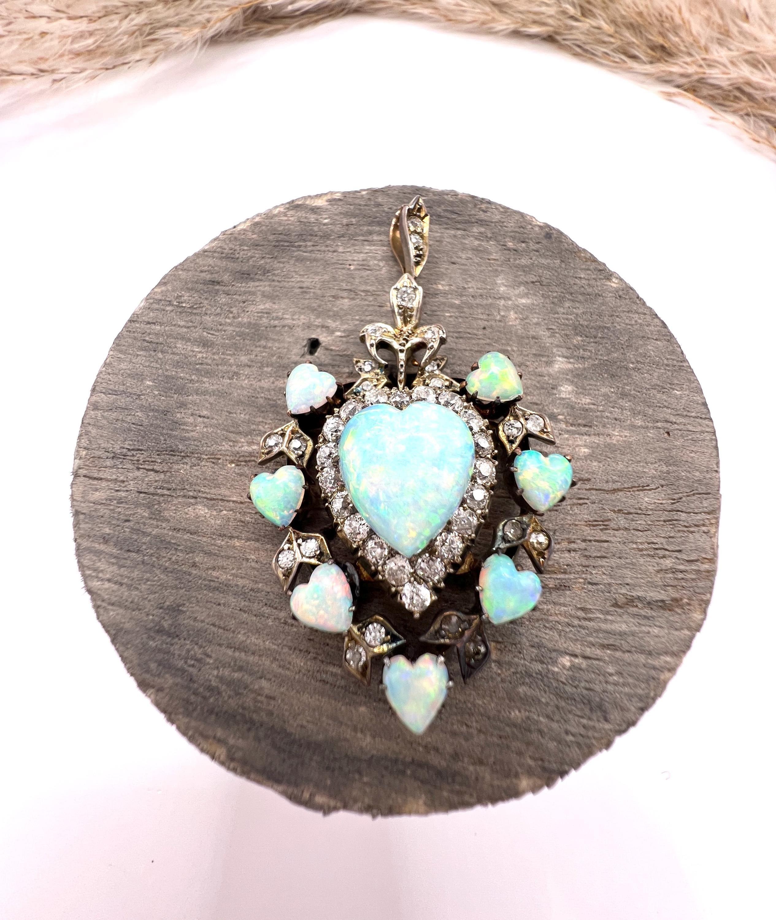 Antique 18ct Gold, Large Early Victorian Opal & Diamond Heart Pendant en venta 8