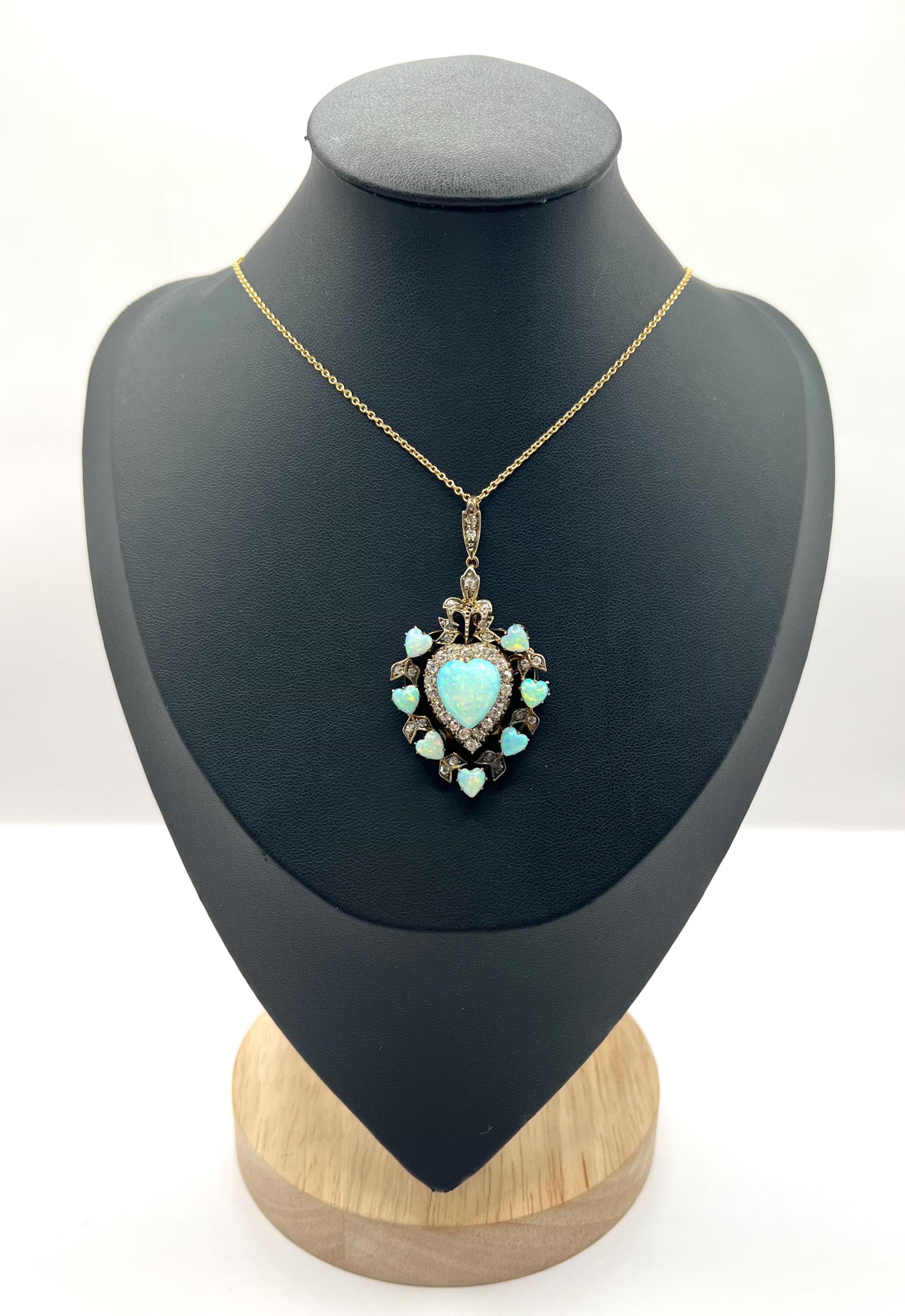 Antique 18ct Gold, Large Early Victorian Opal & Diamond Heart Pendant Victoriano en venta