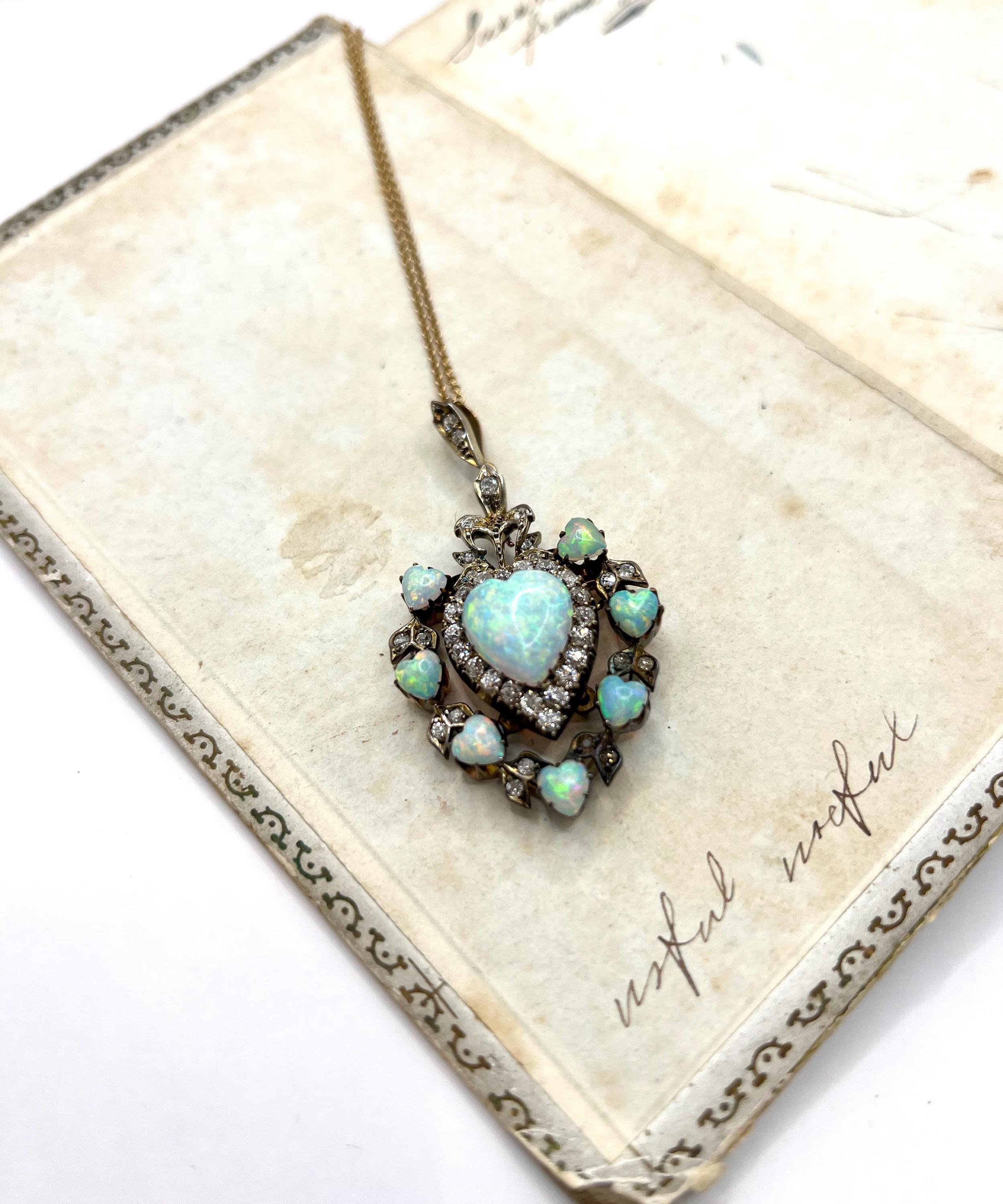 Femenino o masculino Antique 18ct Gold, Large Early Victorian Opal & Diamond Heart Pendant en venta