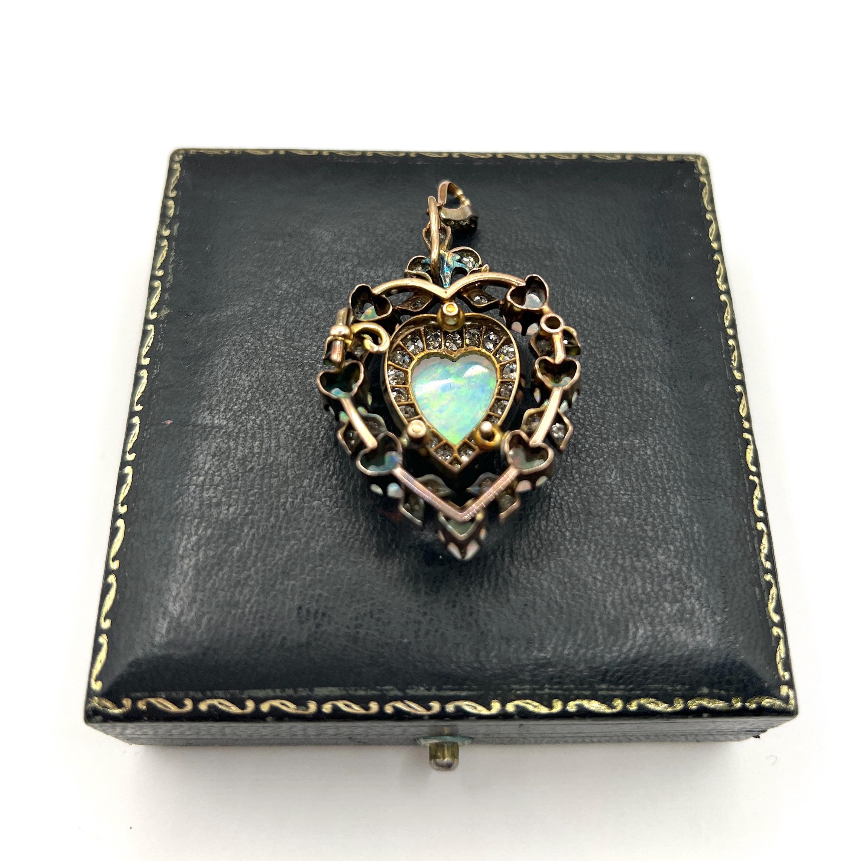 Antique 18ct Gold, Large Early Victorian Opal & Diamond Heart Pendant en venta 2