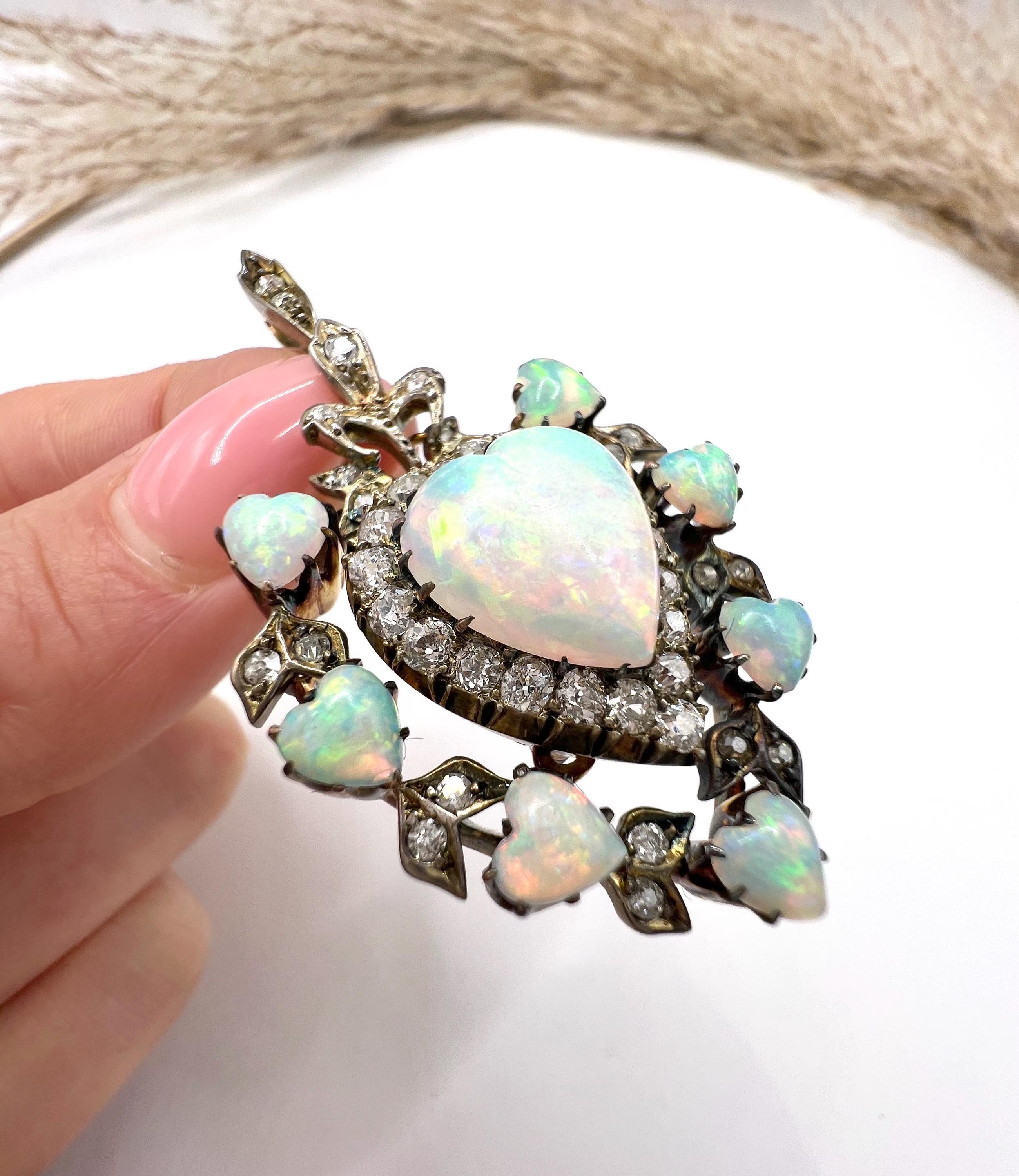 Antique 18ct Gold, Large Early Victorian Opal & Diamond Heart Pendant en venta 3