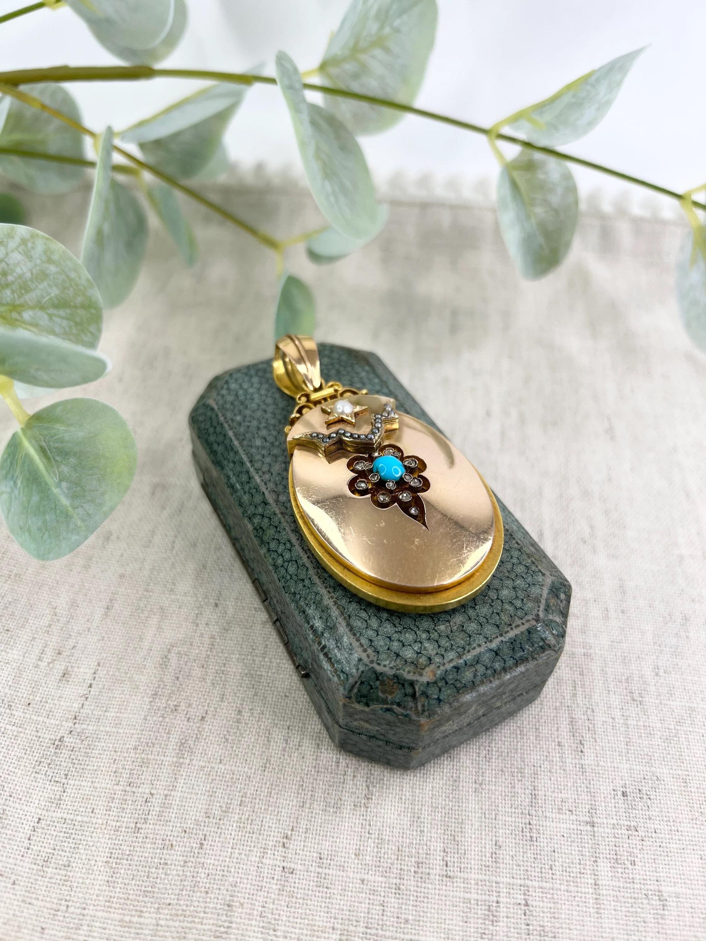 Antique Gold Locket 

18ct Gold Tested 

Victorian Circa 1870

The Most Fabulous, Victorian Oval Shaped Locket. Beautifully Handmade, Set with Natural Seed Pearls, Turquoise & Rose Cut Diamonds.
Features a Lovely, Substantial Bail & Glass Locket