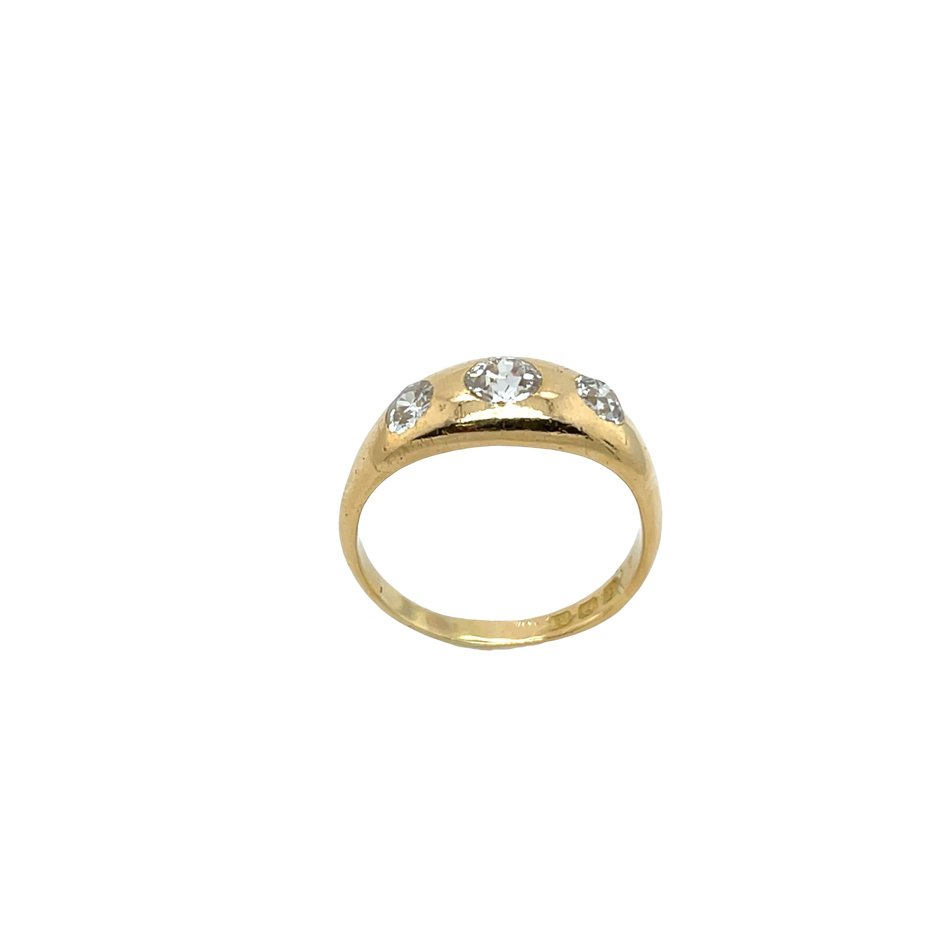 Taglio rotondo Anello antico a tre pietre con diamanti taglio antico in oro 18ct, 1,0ct in vendita