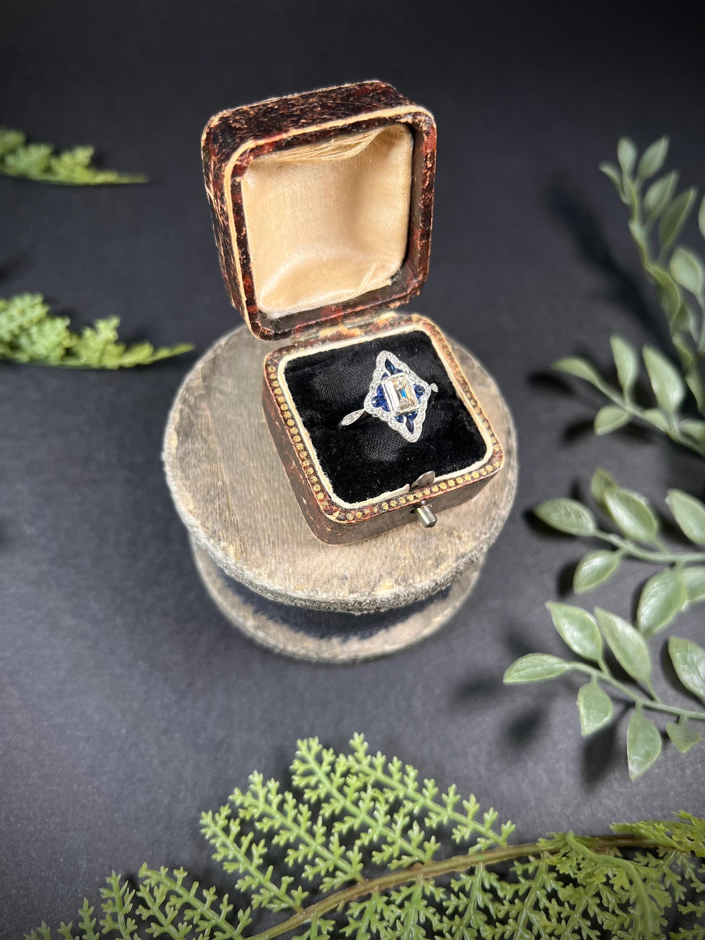 Antique 18ct Gold Original Art Deco 1920s Sapphire & Diamond Ring For Sale 2