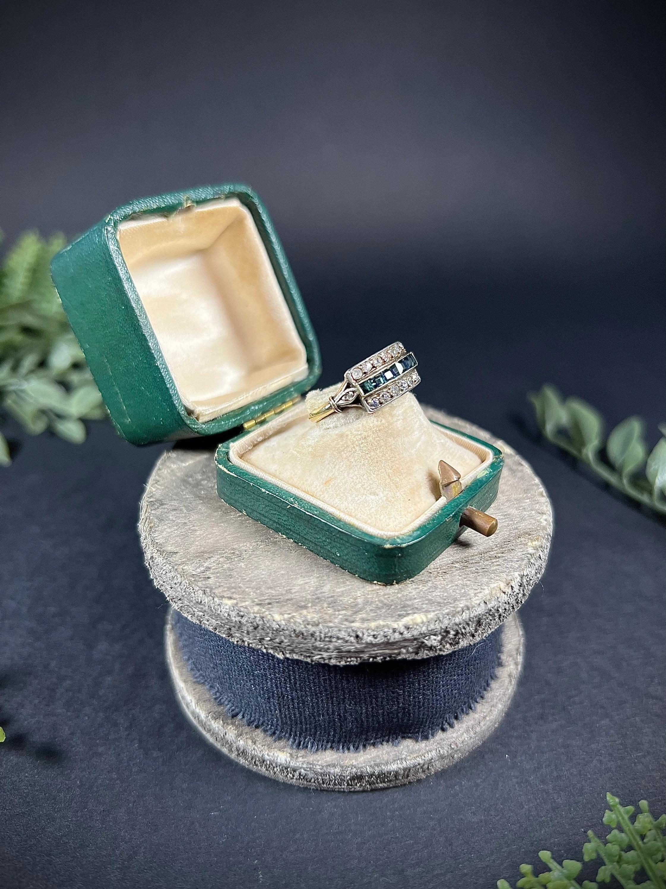 Women's or Men's Antique 18ct Gold Original Art Deco Sapphire & Diamond Three Row Ring For Sale