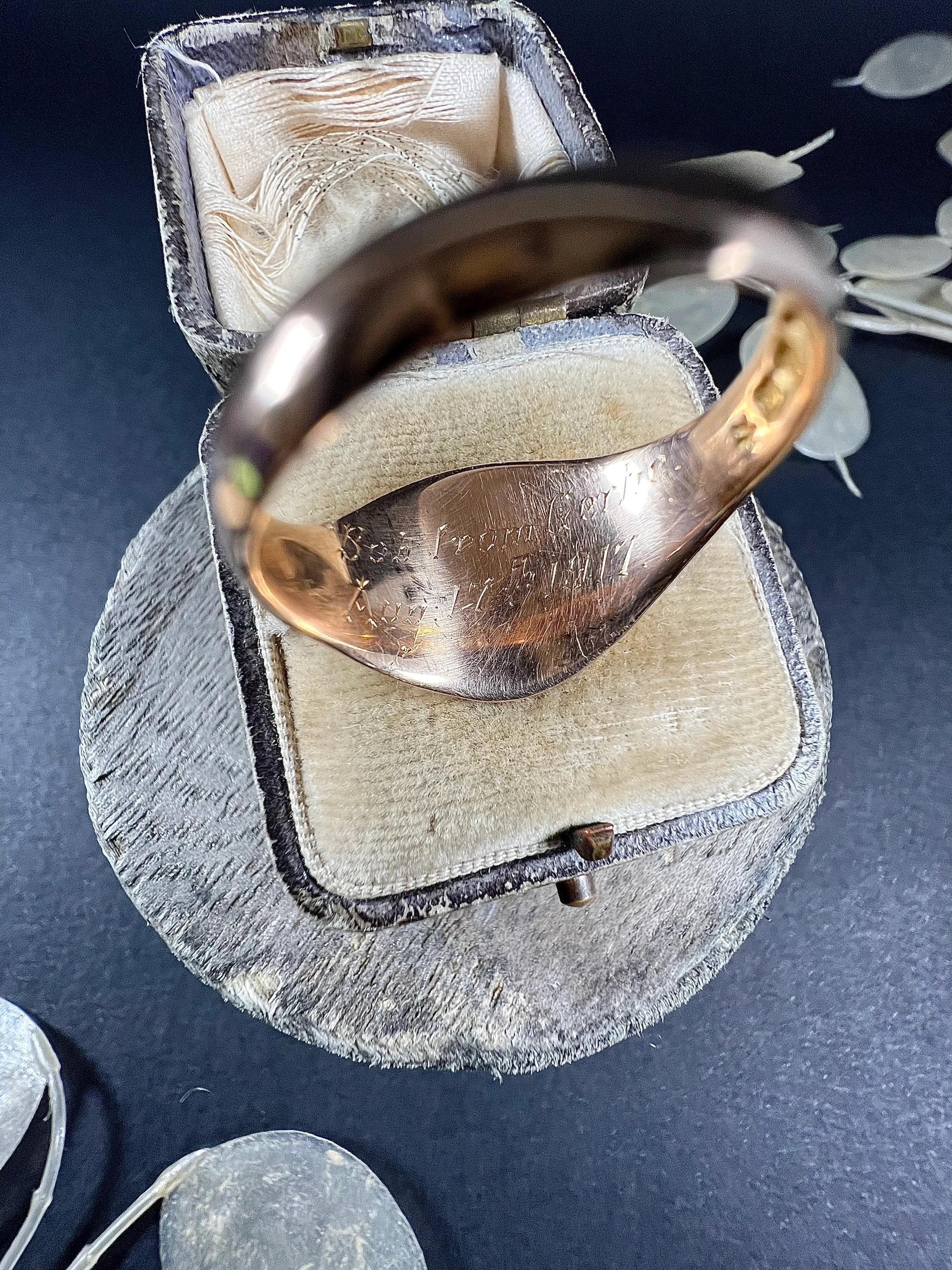 Antique 18ct Gold Oval Signet Ring Hand Carved Shoulders Hallmarked Chester 1916 For Sale 7