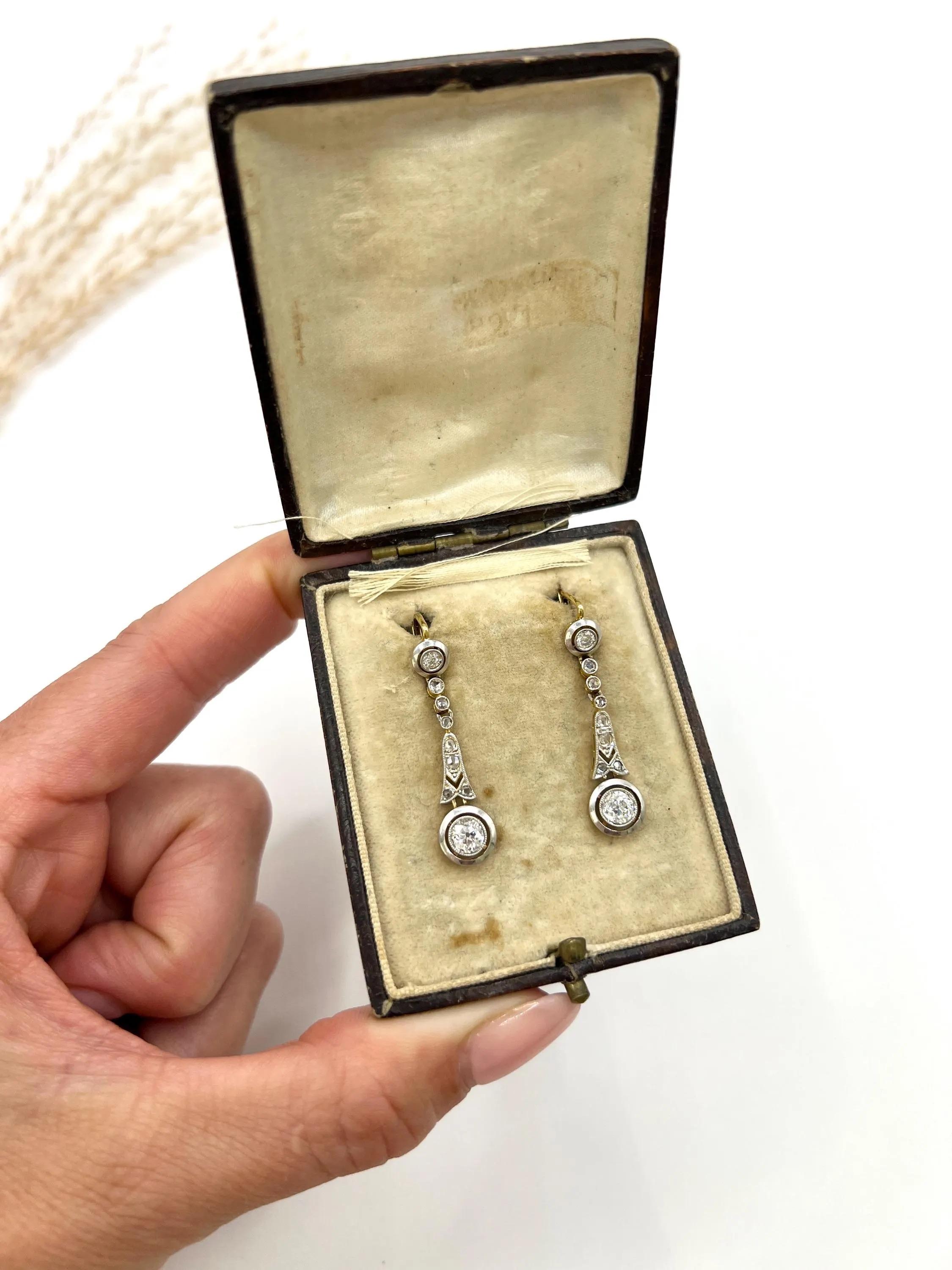 Taglio antico europeo Orecchini antichi in oro 18ct e platino con diamanti edoardiani da 1,50 carati totali in vendita