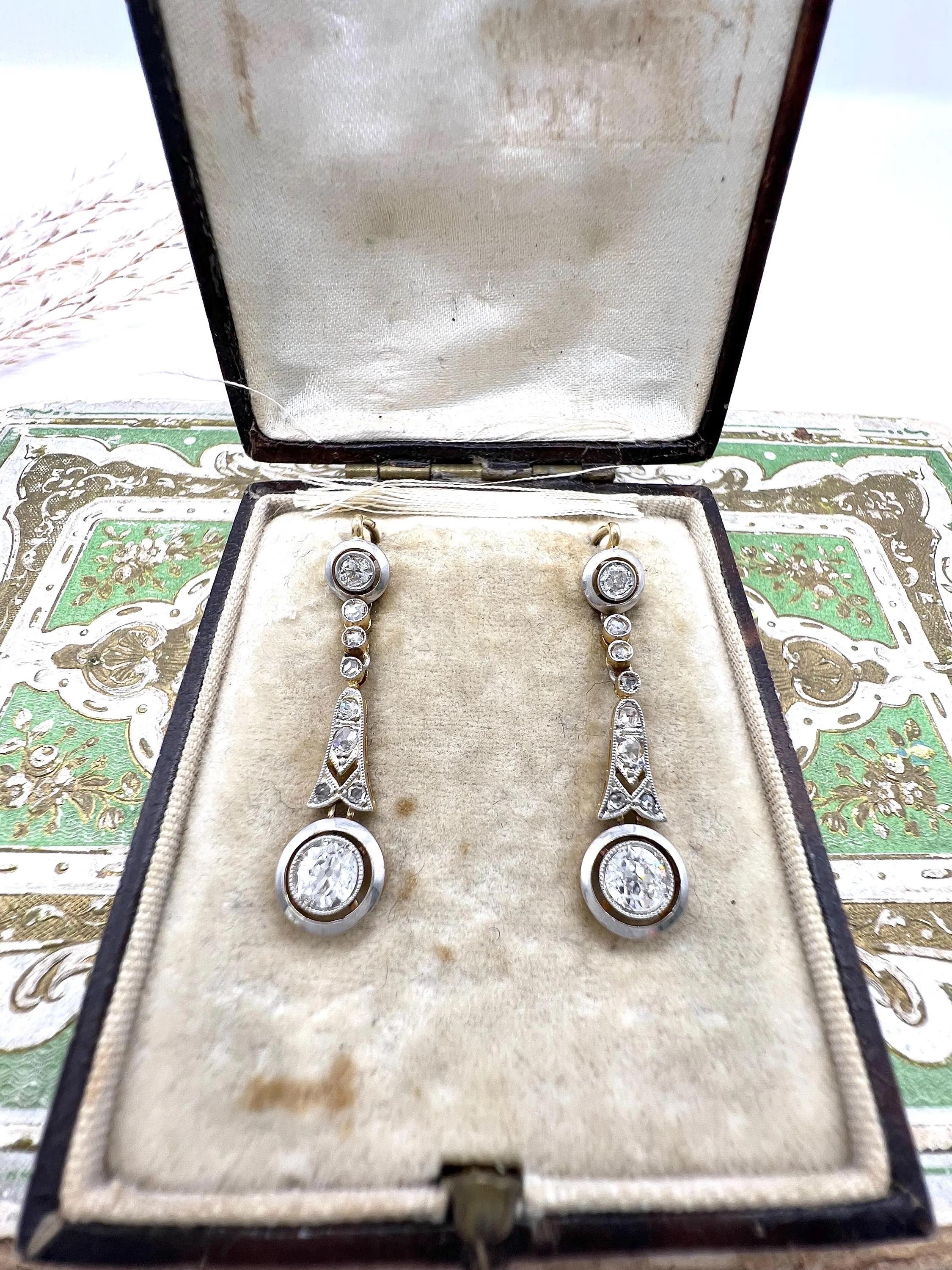 Orecchini antichi in oro 18ct e platino con diamanti edoardiani da 1,50 carati totali in vendita 1