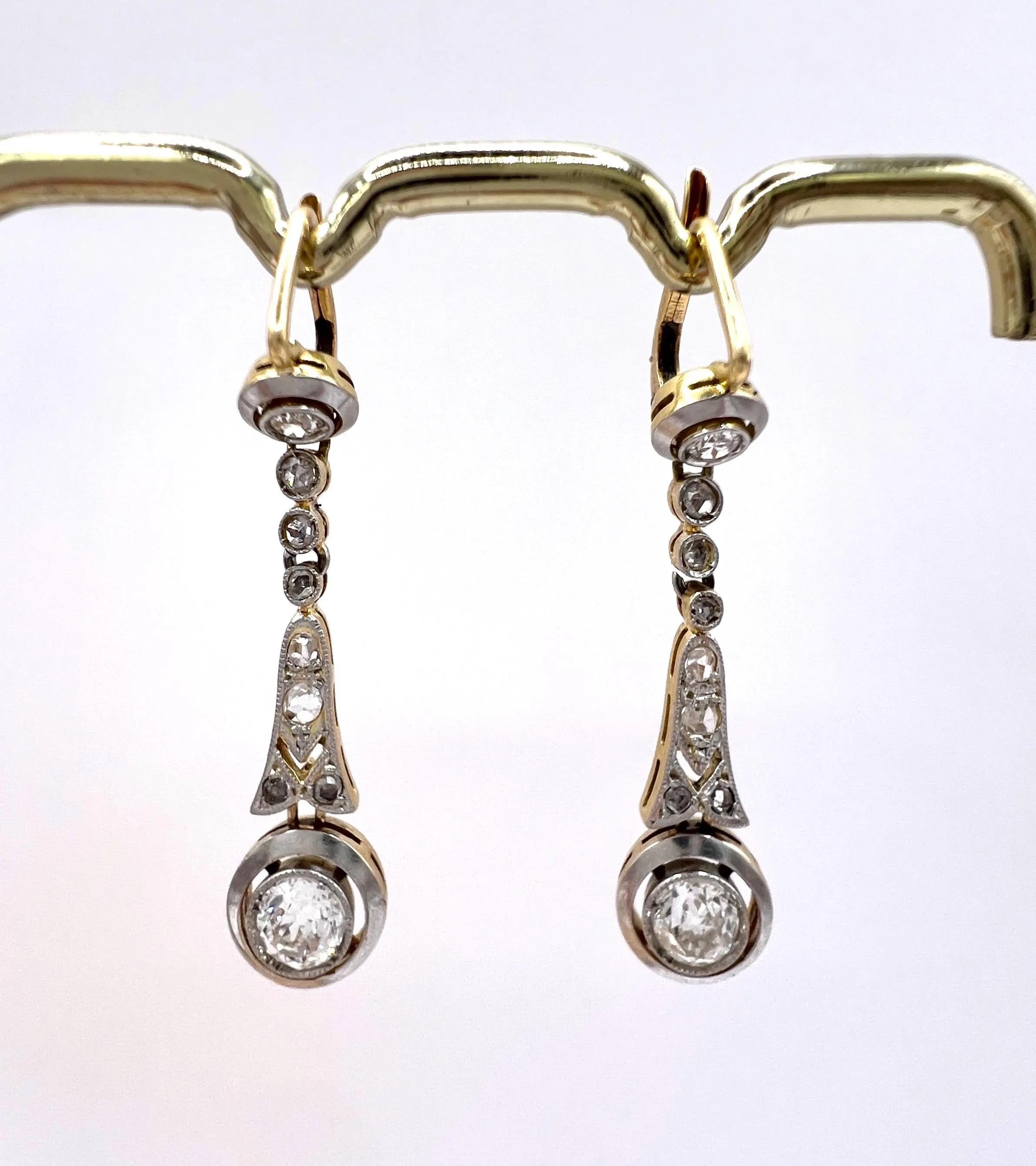 Orecchini antichi in oro 18ct e platino con diamanti edoardiani da 1,50 carati totali in vendita 2