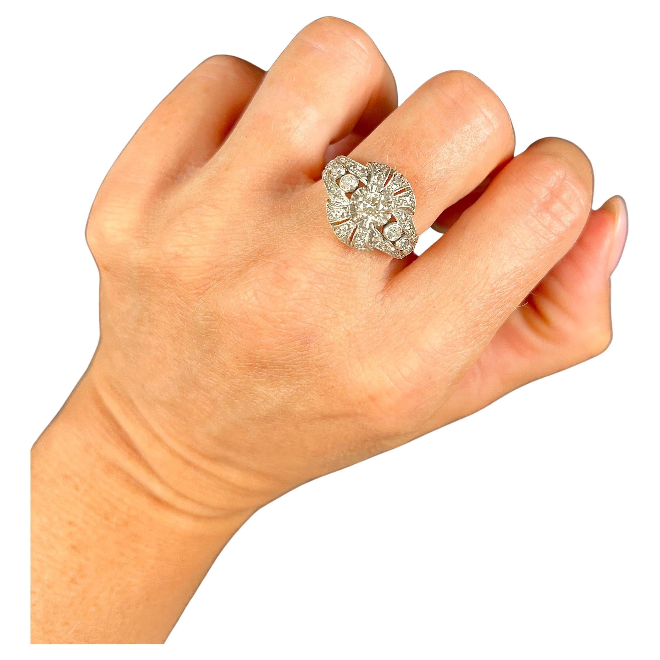 Antiker Bombe-Ring aus 18 Karat Gold und Platin, Art déco-Diamant, 1920er Jahre