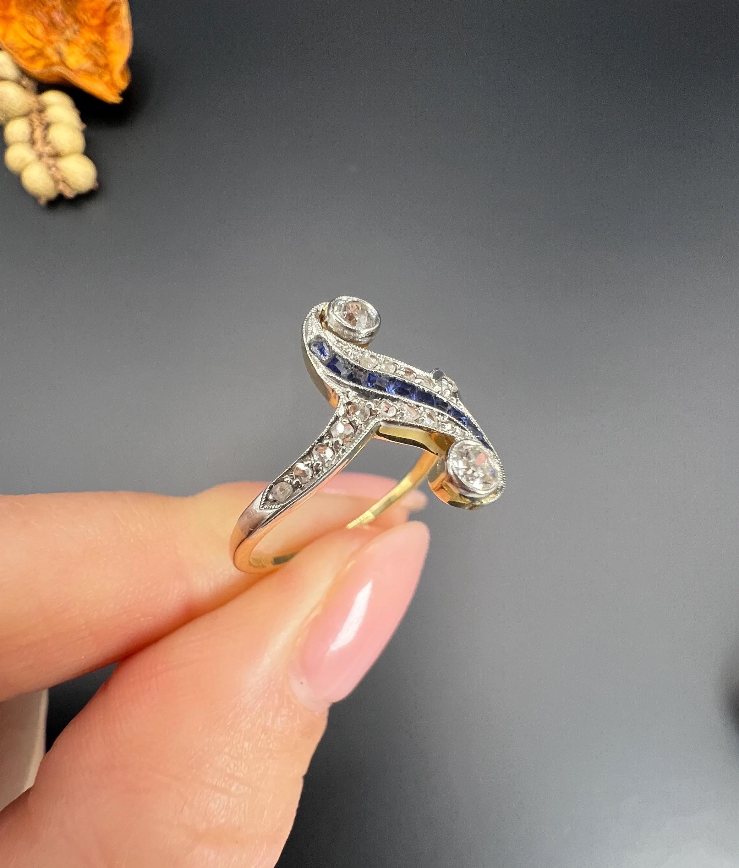 Brilliant Cut Antique 18ct Gold & Platinum 1920s Art Deco Sapphire Diamond Swirl Ring For Sale