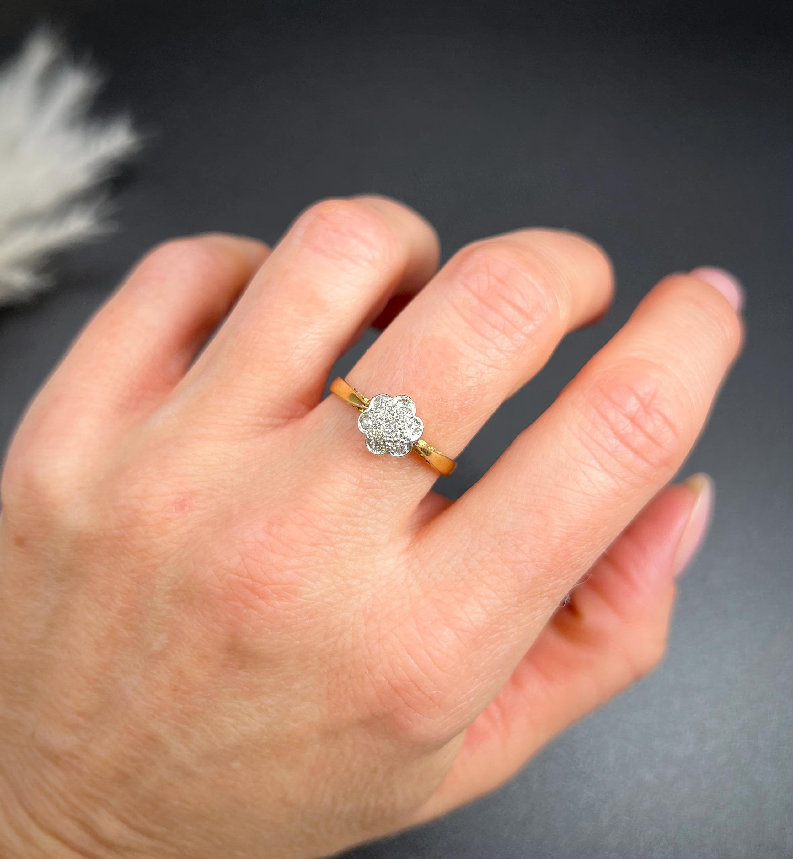 Antique 18ct Gold & Platinum, 1920s Diamond Daisy Ring 2