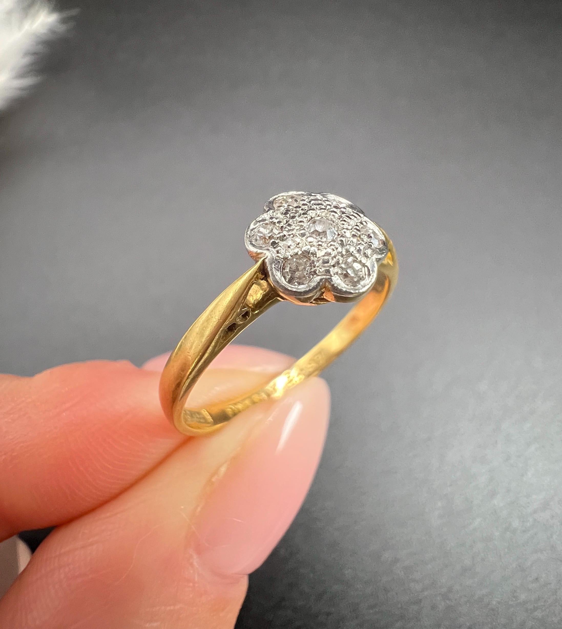 Antique 18ct Gold & Platinum, 1920s Diamond Daisy Ring 3