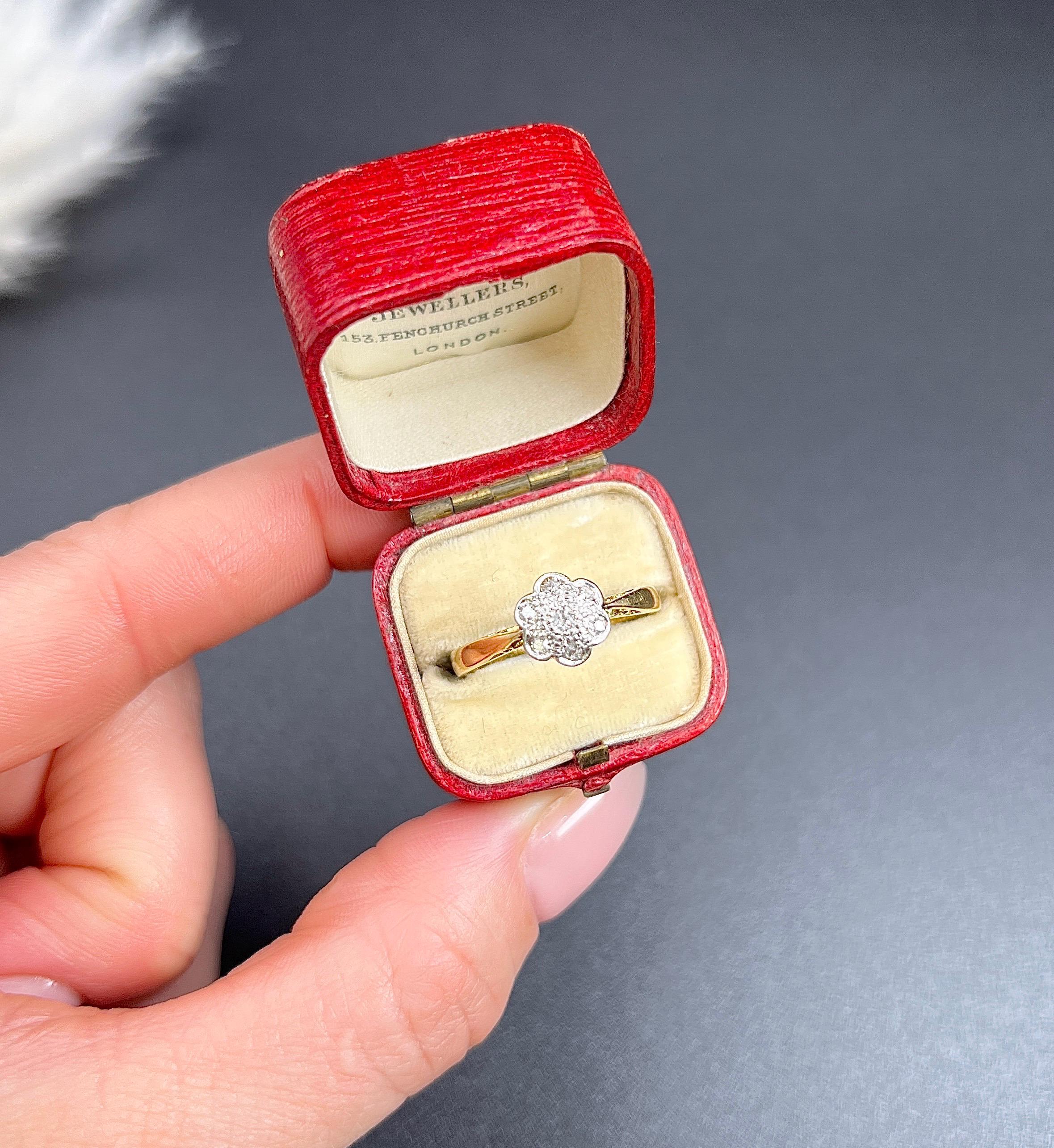 Antique 18ct Gold & Platinum, 1920s Diamond Daisy Ring 4