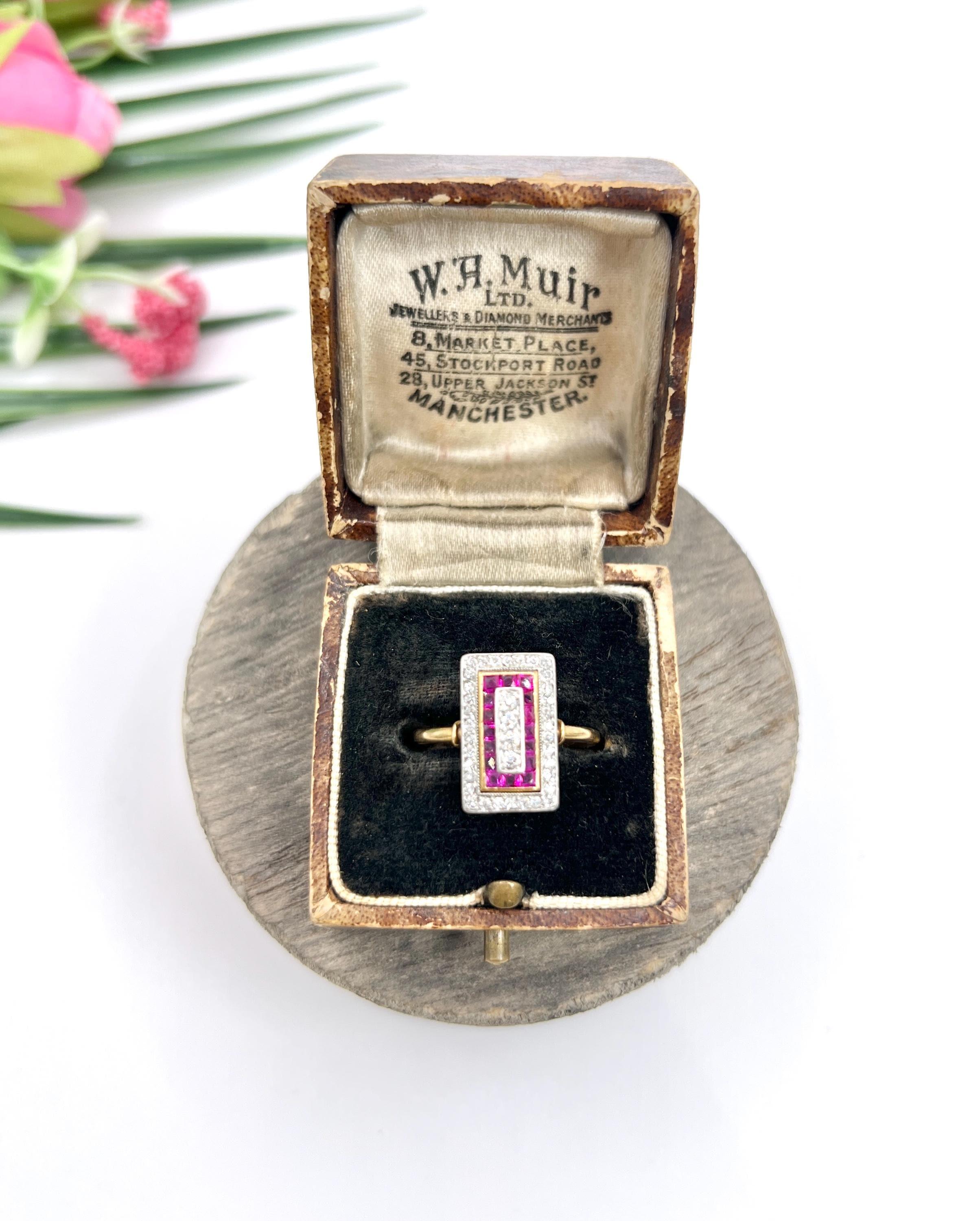 Antiker 18-karätiger Gold- und Platinring aus den 1920er Jahren, Original Art Deco Rubin- und Diamantring (Art déco) im Angebot