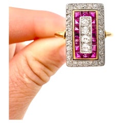 Bague ancienne en or 18ct et platine, art déco original des années 1920, avec rubis et diamants