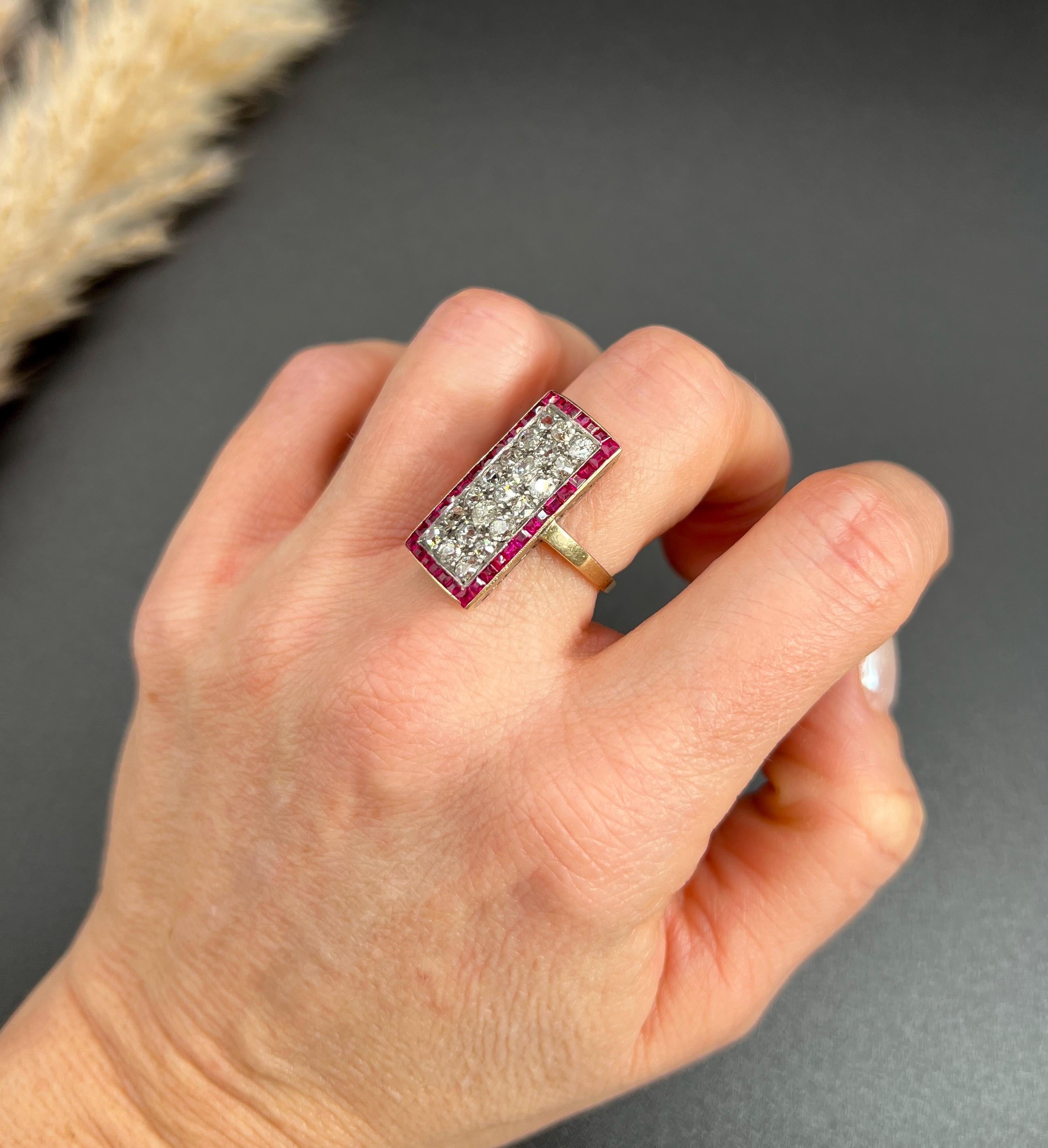 Antiker 18 Karat Gold & Platin 1920er Jahre Original Art Deco Rubin & Diamant Plakette Ring (Art déco) im Angebot
