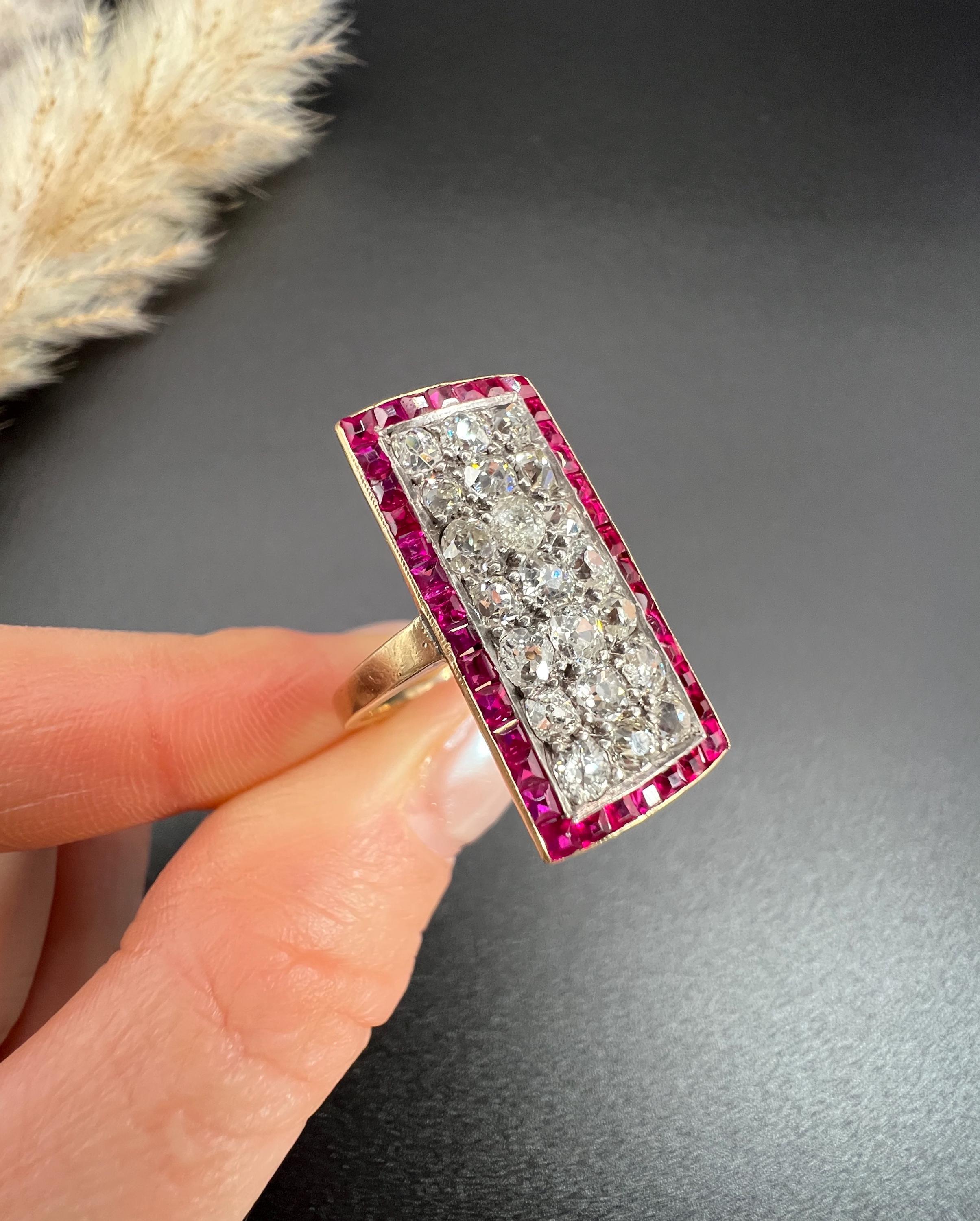 Antiker 18 Karat Gold & Platin 1920er Jahre Original Art Deco Rubin & Diamant Plakette Ring im Zustand „Gut“ im Angebot in Brighton, GB
