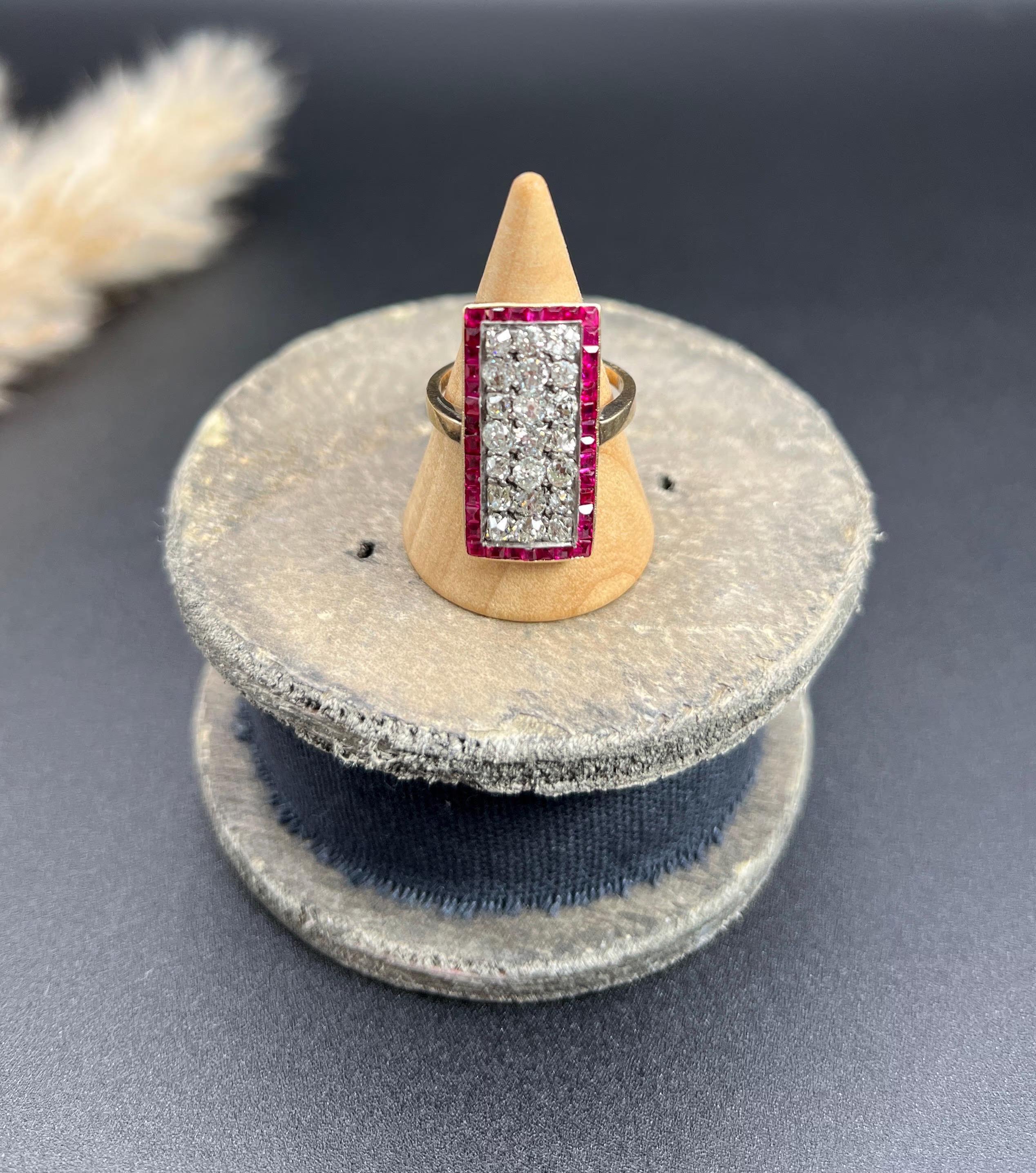 Antiker 18 Karat Gold & Platin 1920er Jahre Original Art Deco Rubin & Diamant Plakette Ring im Angebot 1